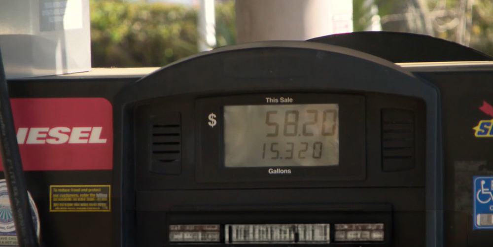 Florida gas prices remain above $4 per gallon