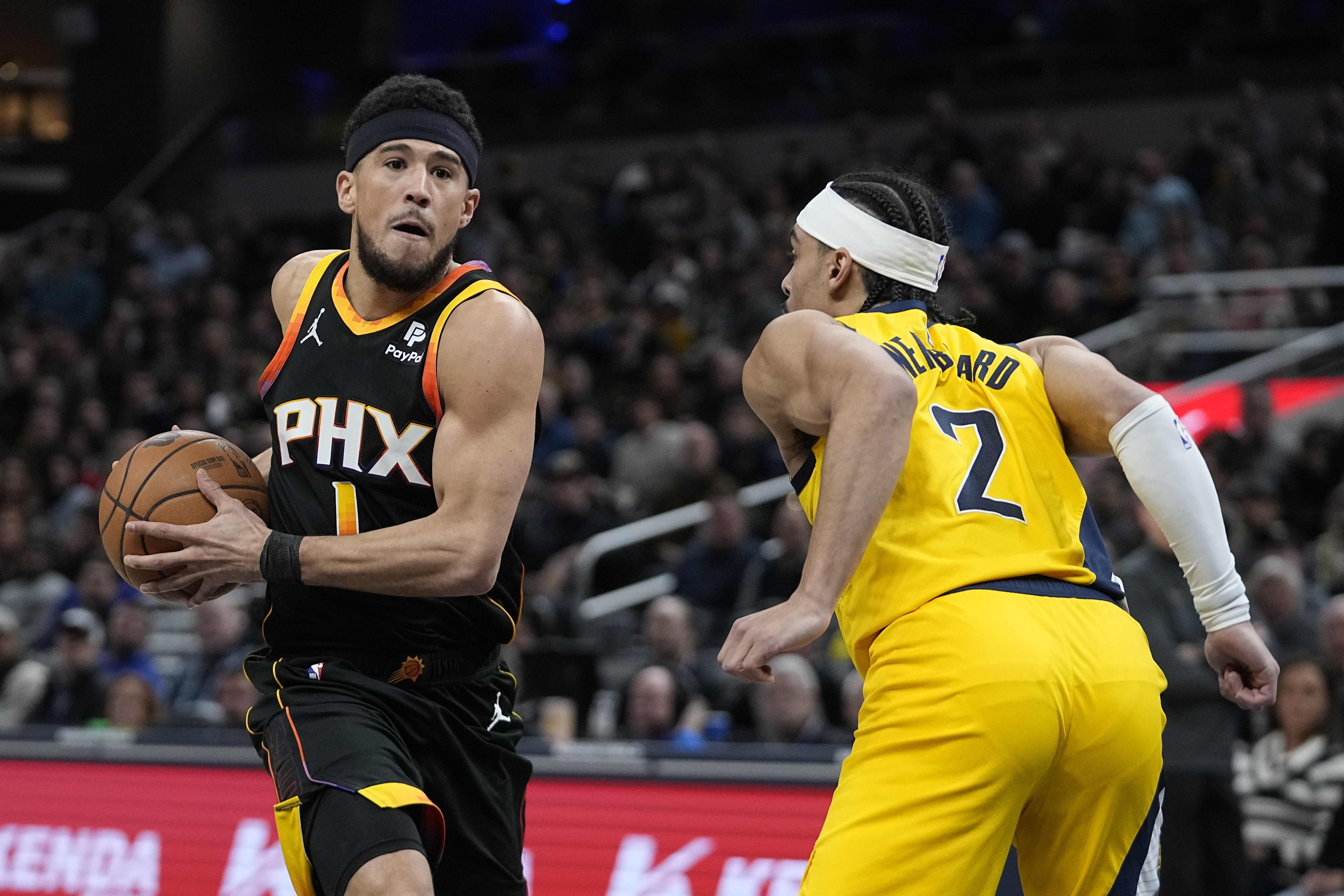 Devin Booker scores 62 points, Suns lose to Pacers