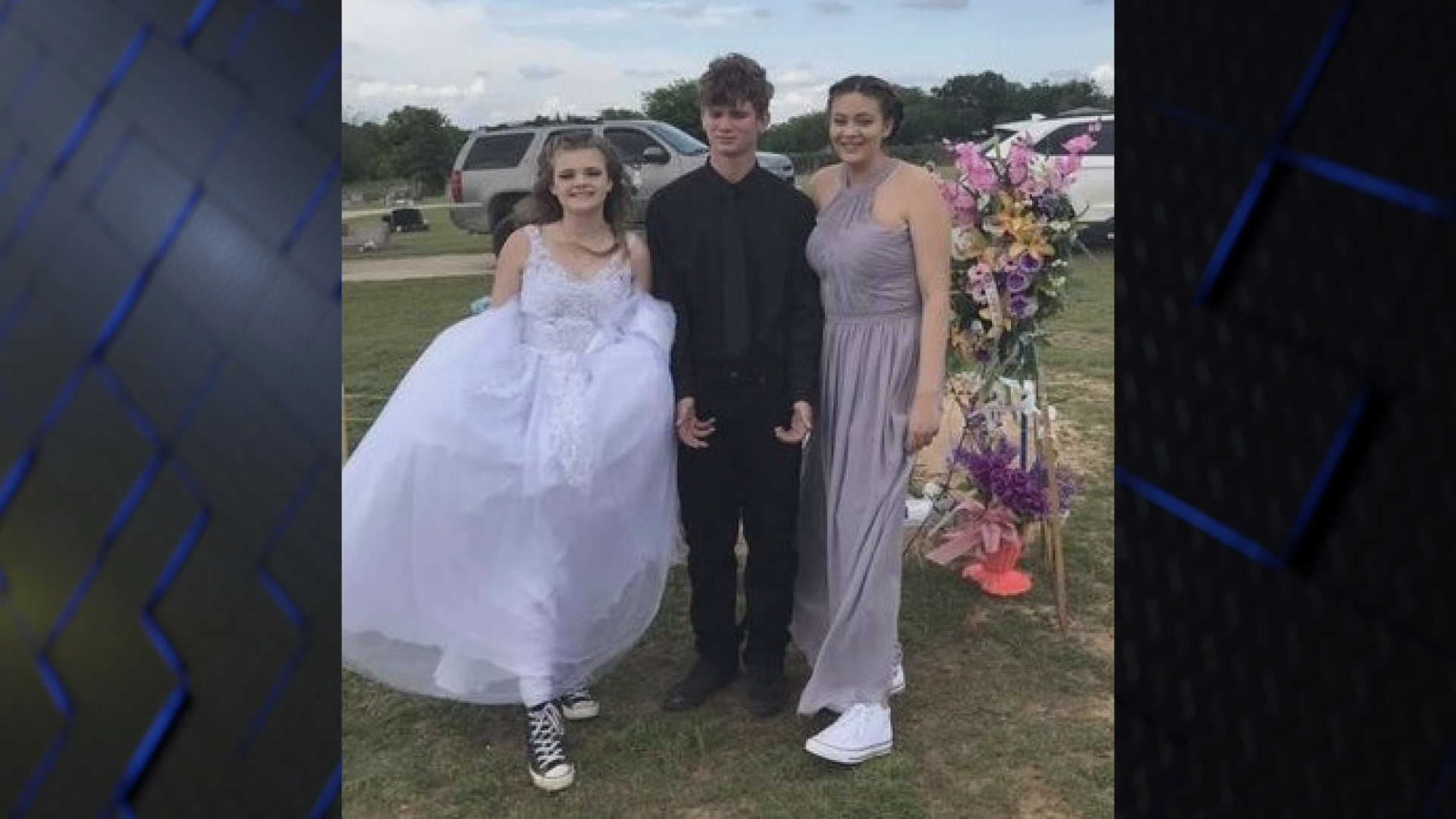 Students denied entry to prom over shoes