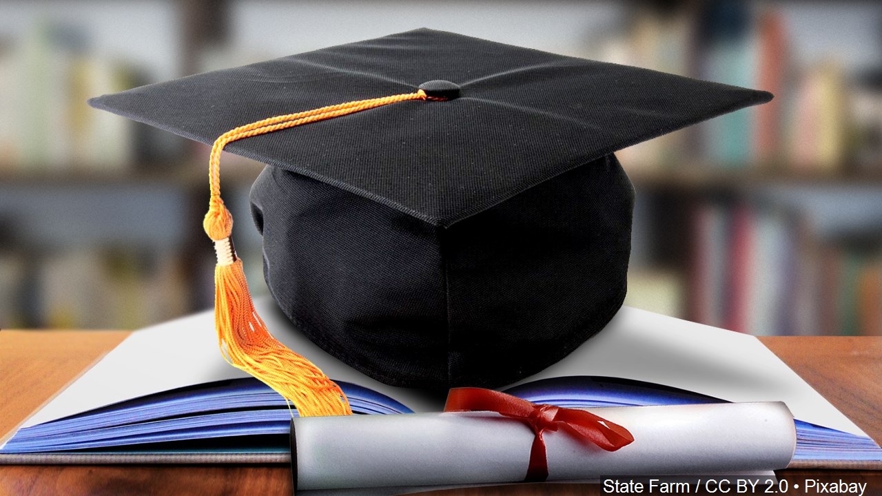 Officials in Illinois issue guidance for school graduation ceremonies