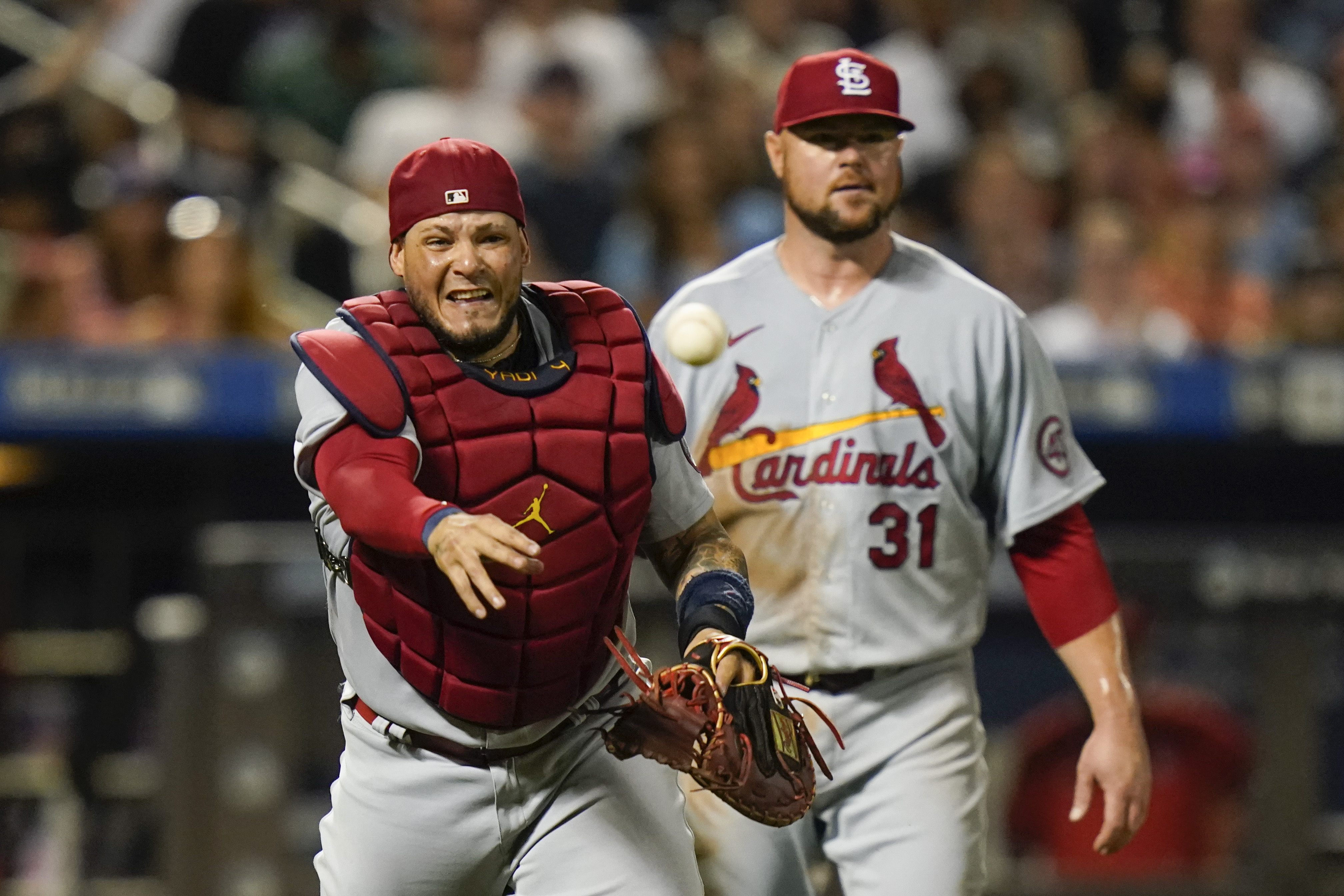 On Mother's Day, Cardinals' Molina gives his mom a treat