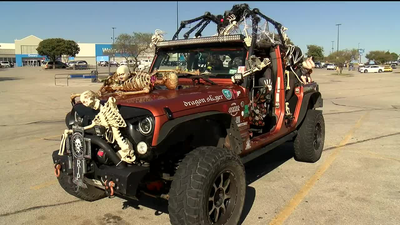 Spooktacular Jeep Decor: How to Transform Your Ride for Halloween