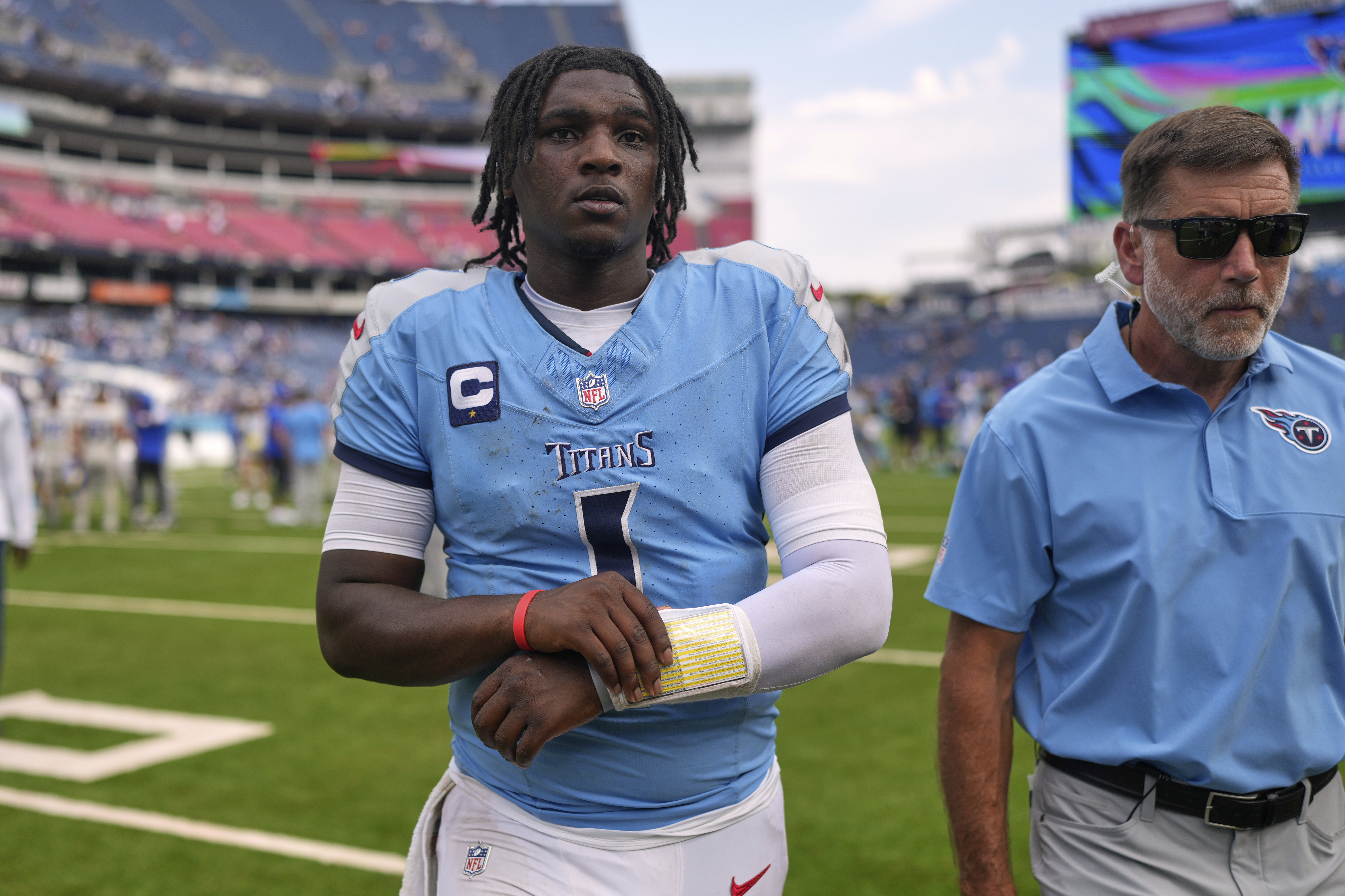 Titans coach announces play-calling change amid 0-3 start to 2025