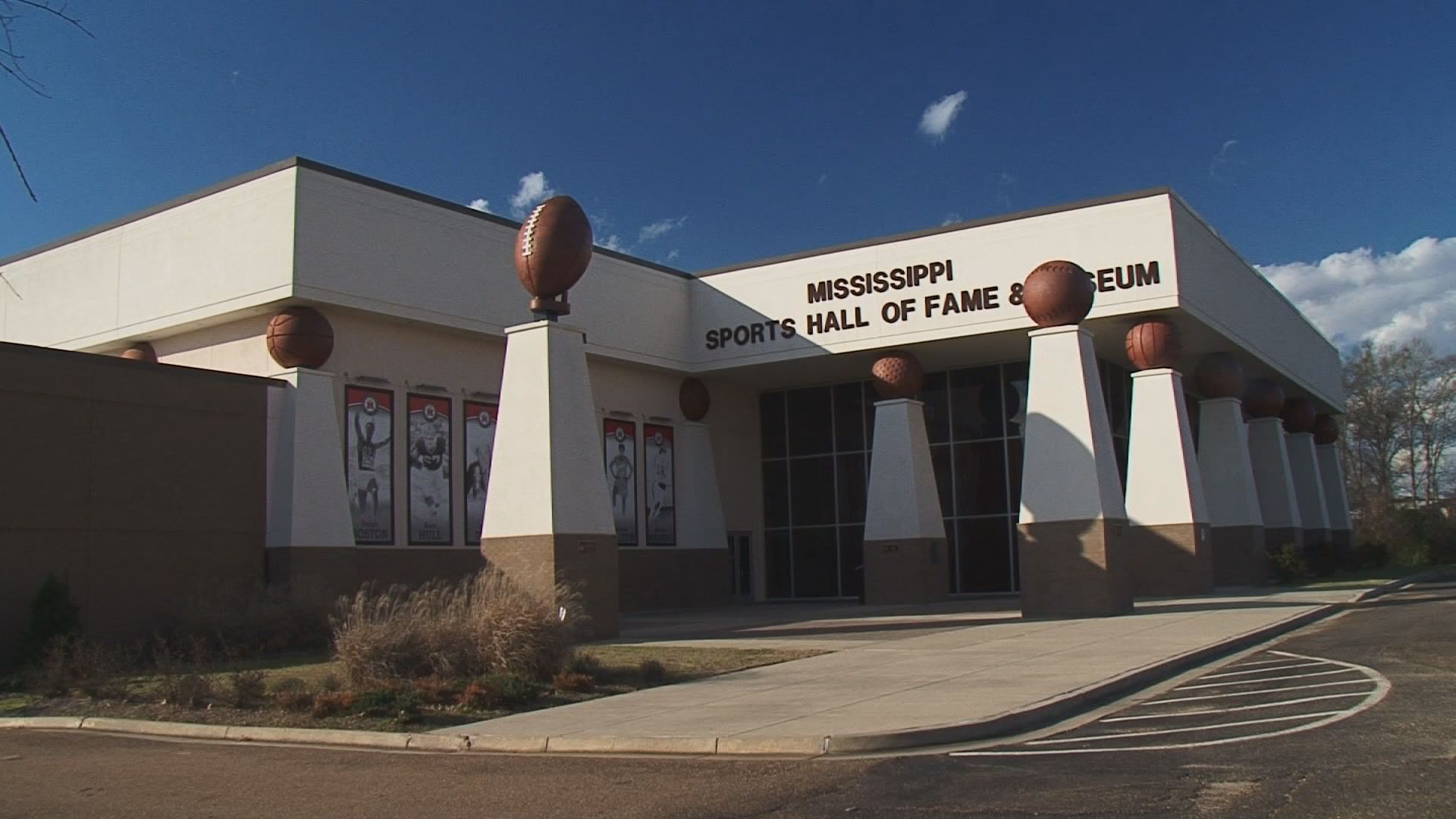 Patrick Willis - Mississippi Sports Hall of Fame