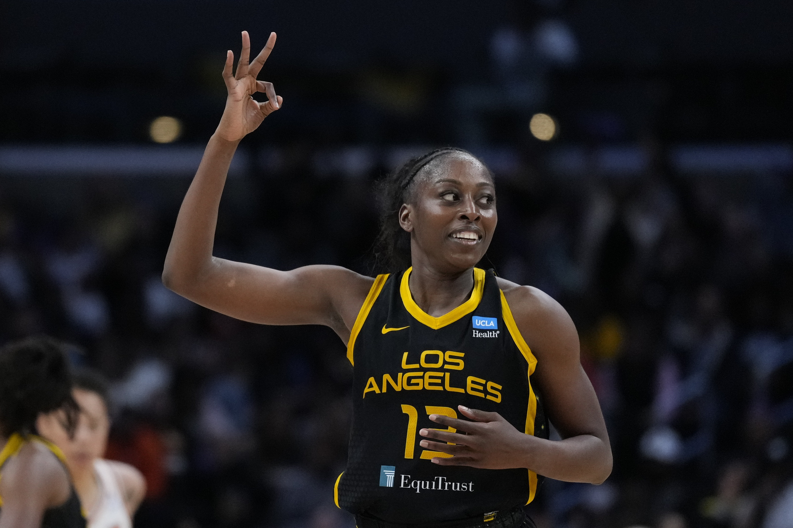 Chiney and Nneka Ogwumike, Sisters and No. 1 Picks, Face Off - The