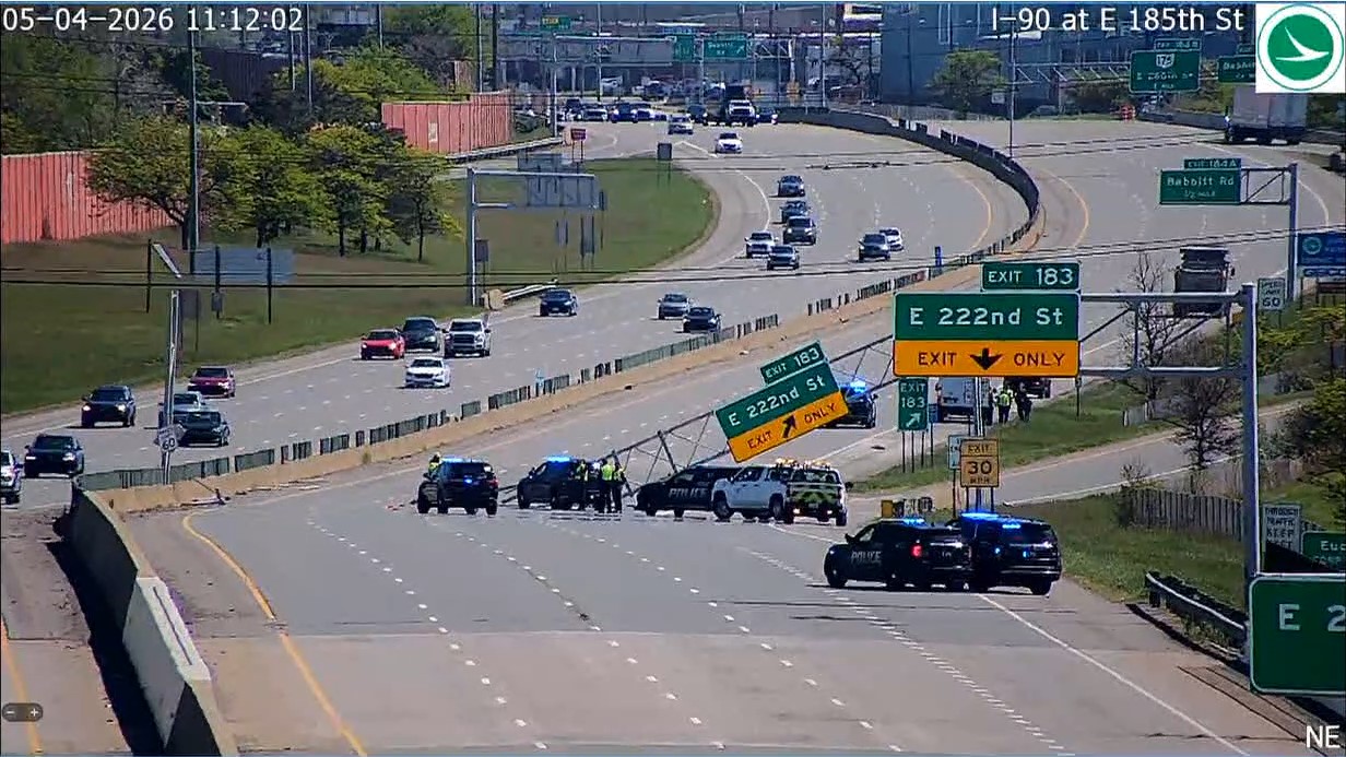 Exit sign falls onto I-90, lanes reopen in Euclid