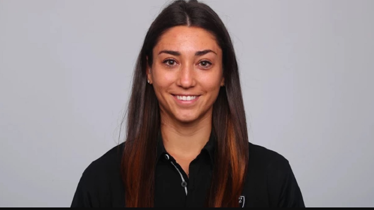 Colorado's Kelsey Martinez, 1st-ever female Raiders assistant coach, finds  fan in NFL's first female strength coach – The Denver Post