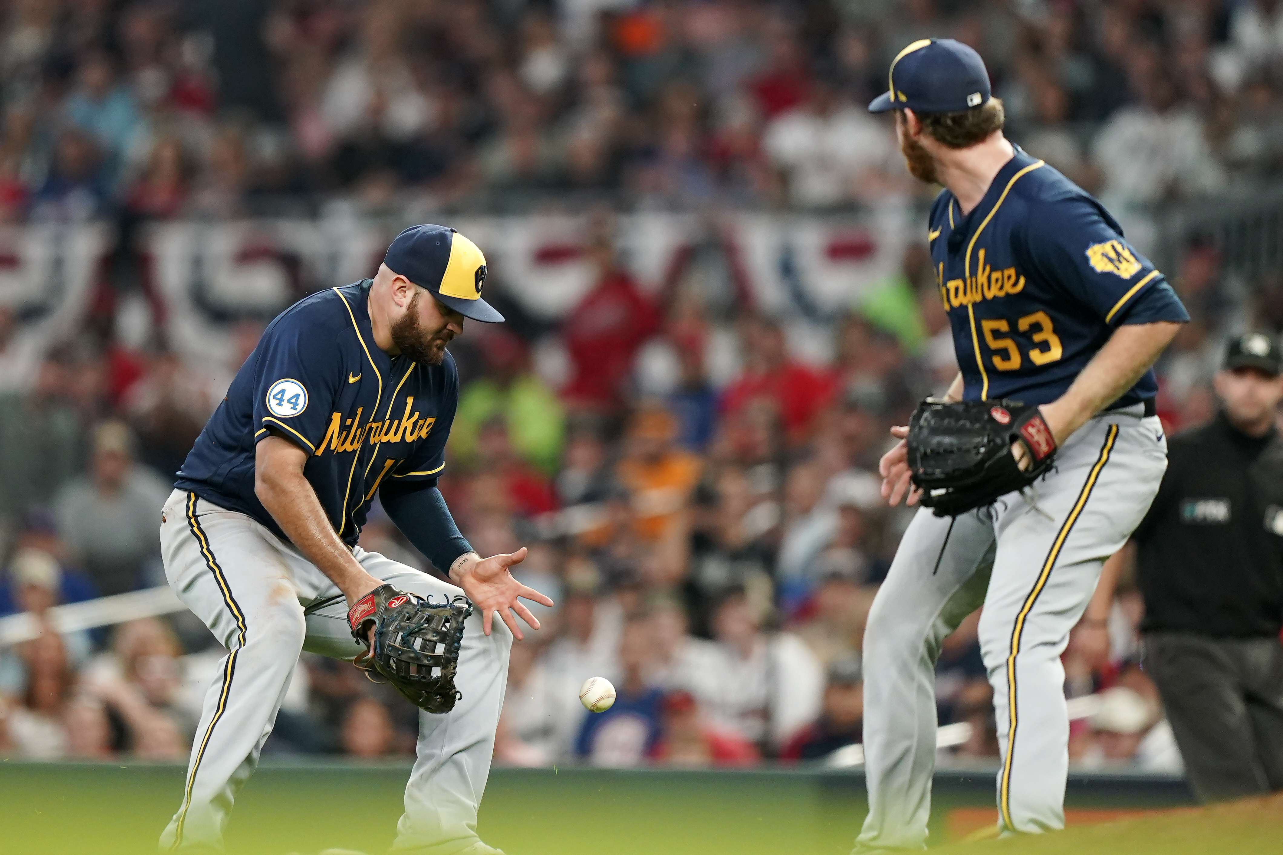 Freddie Freeman sends Braves to NLCS with win over Brewers