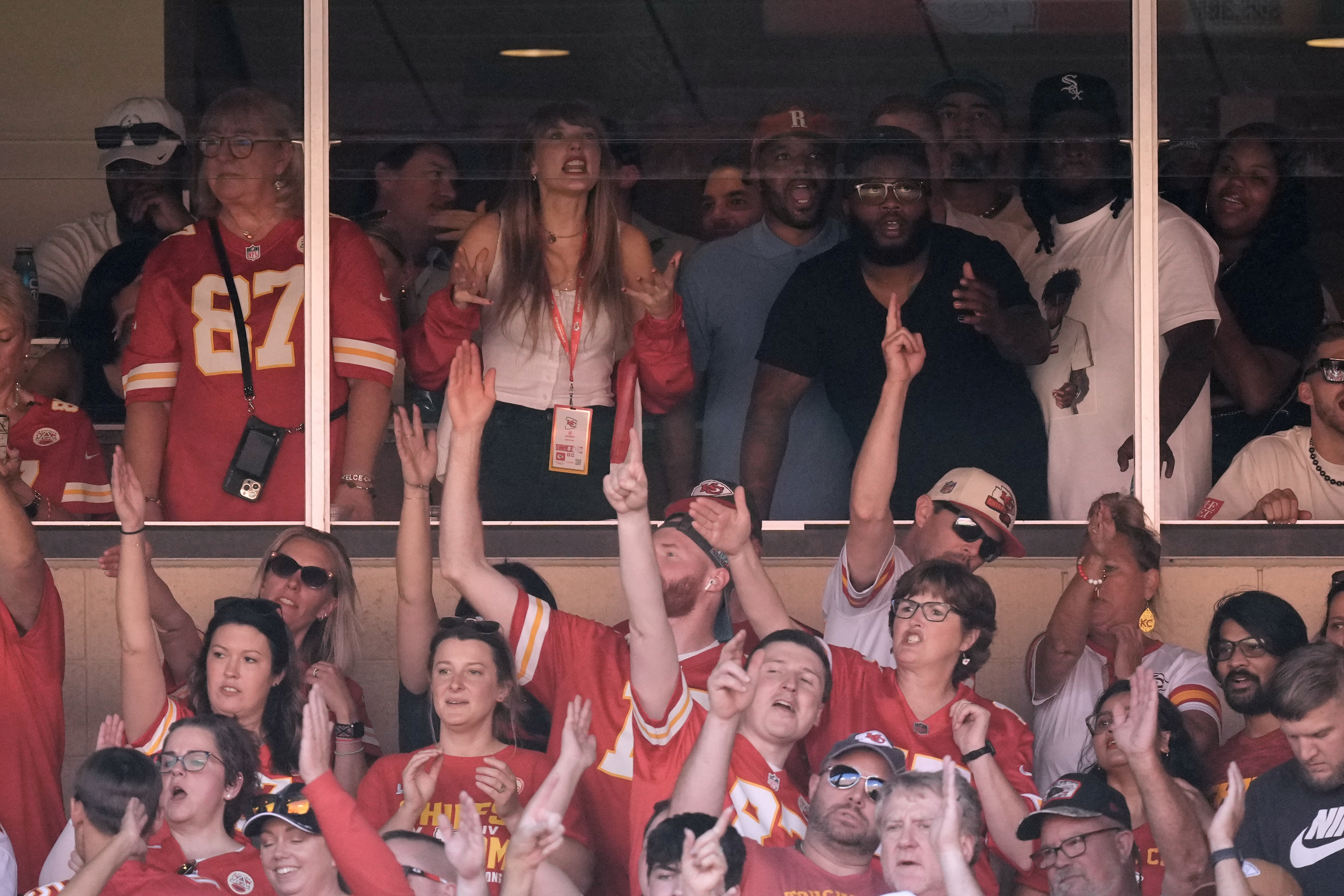 Taylor Swift to attend Chiefs-Jets Sunday Night Football game reports say