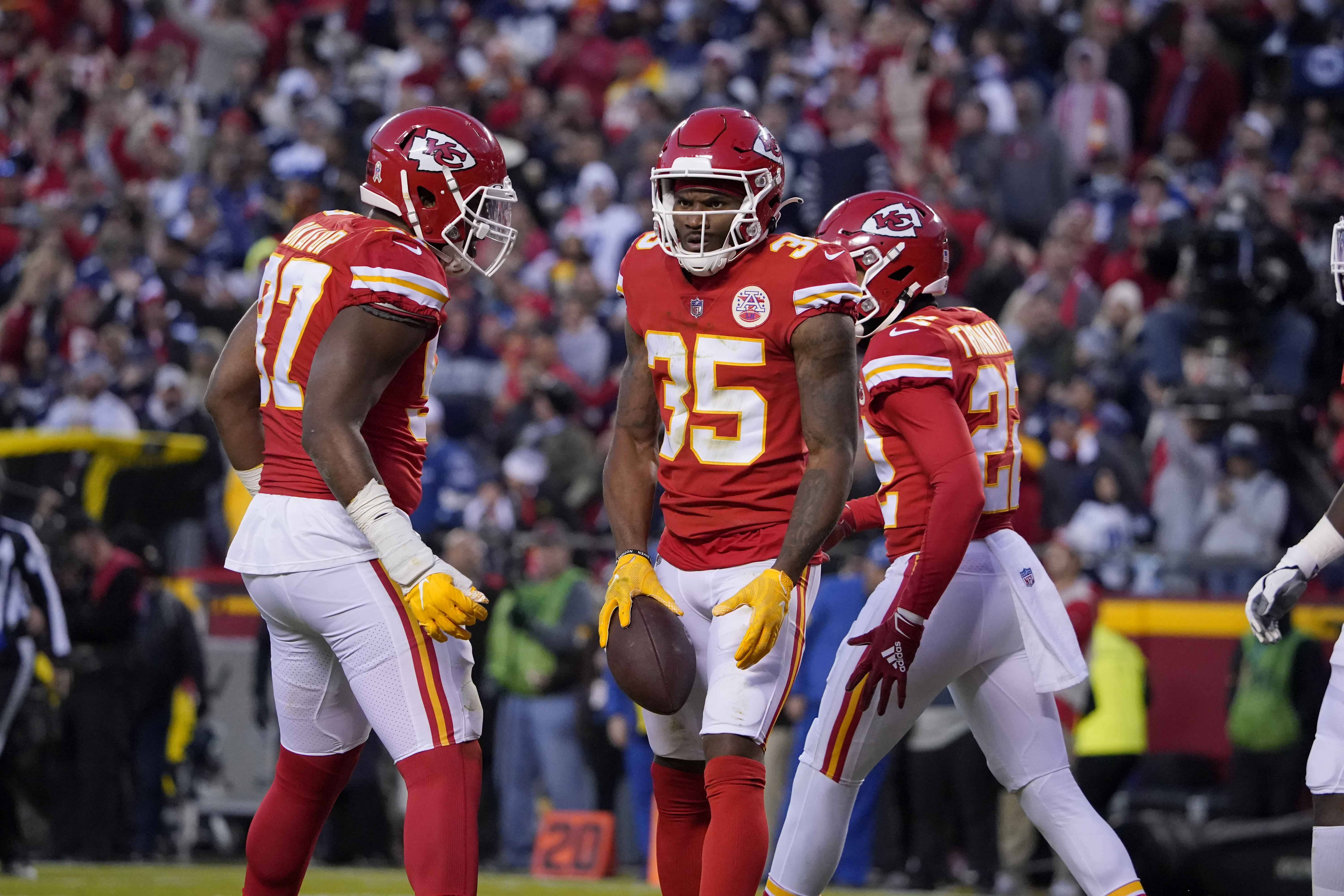 Chiefs' Charvarius Ward giving back to his hometown for Thanksgiving