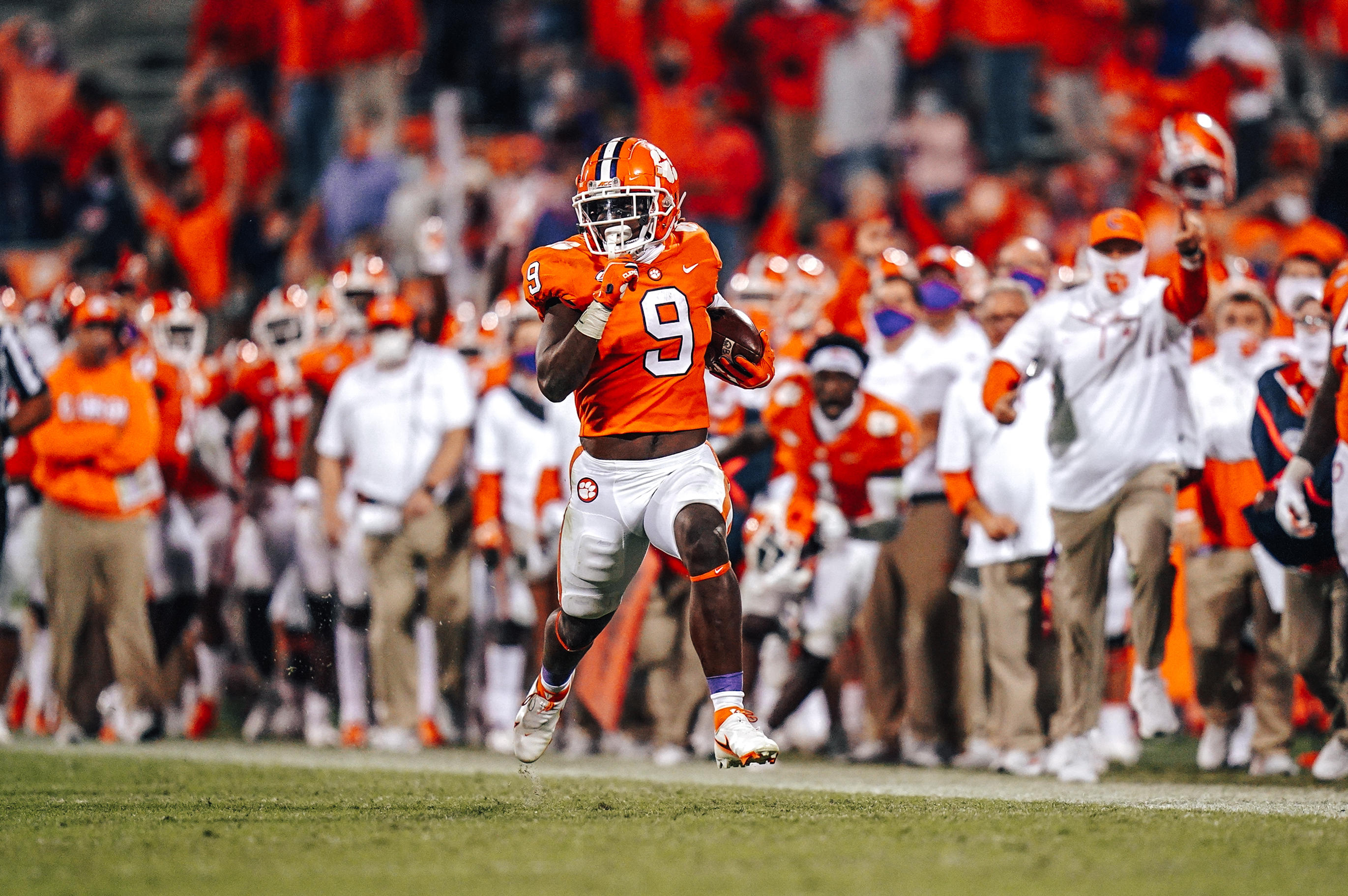 Trevor Lawrence & Travis Etienne Leading Balanced Clemson Offense