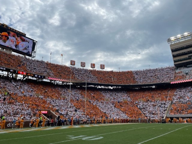 CBS Sports on X: TENNESSEE TAKES DOWN ALABAMA AND THE FANS ARE STORMING  THE FIELD AT NEYLAND STADIUM. WHAT A WIN FOR THE VOLS.   / X