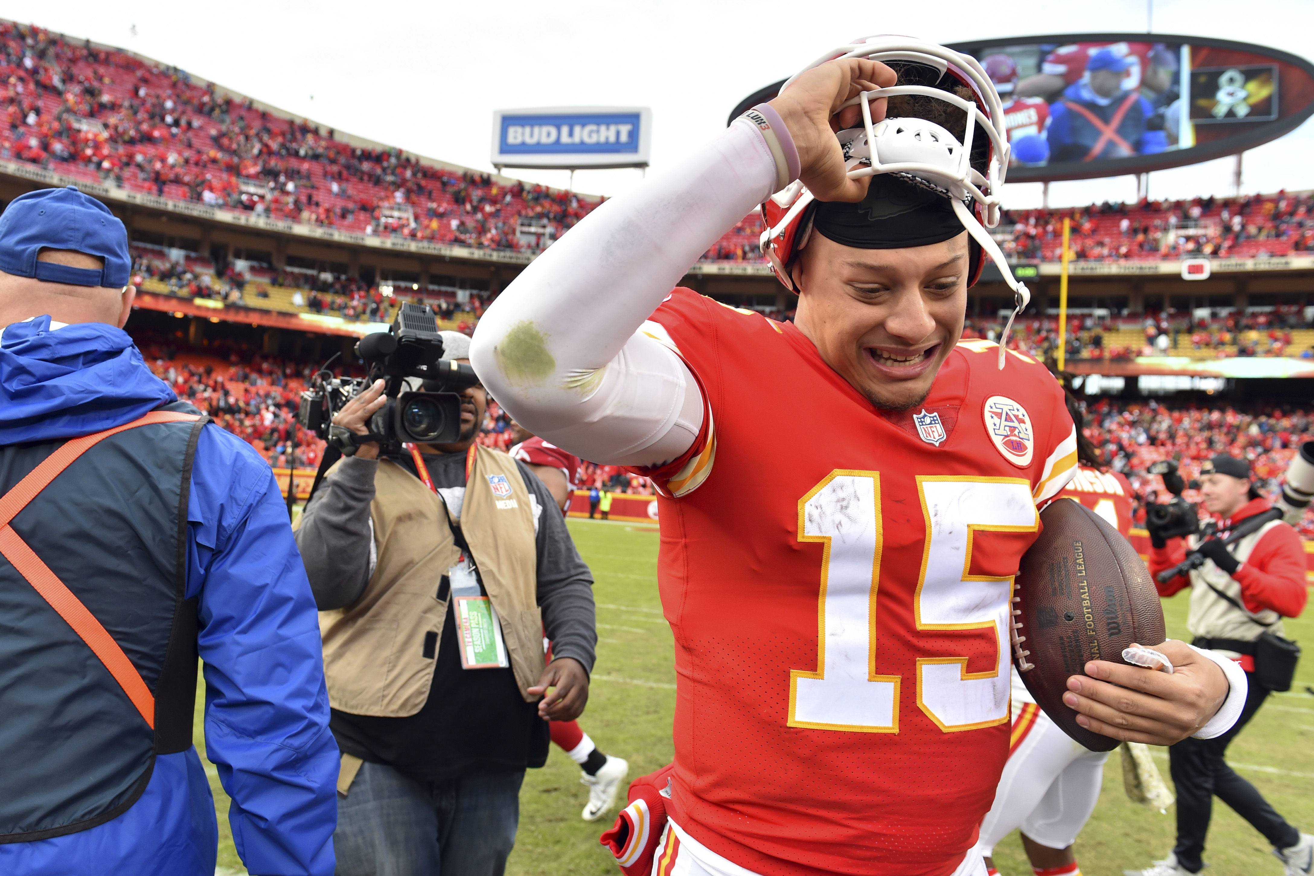 Chiefs-Chargers SNF game pivotal for Kansas City's AFC West title