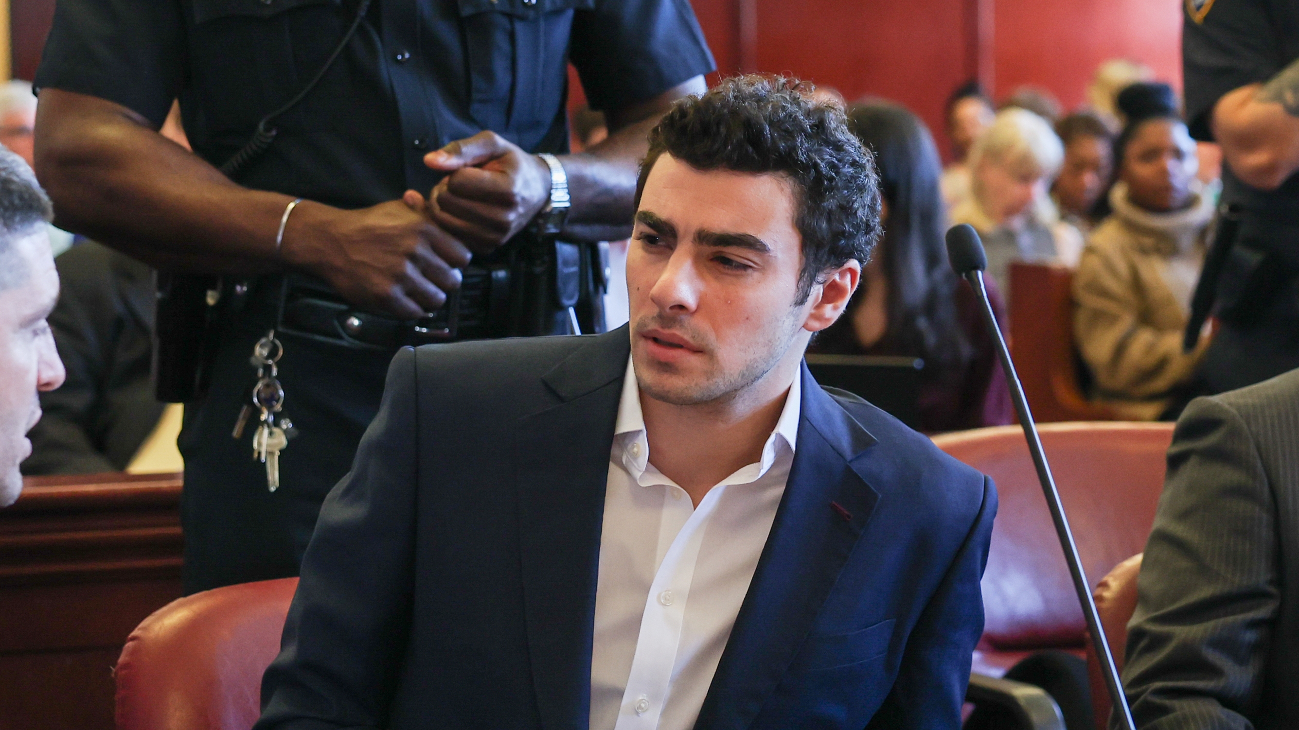 Fake FBI Agent Caught Trying to Release Luigi Mangione