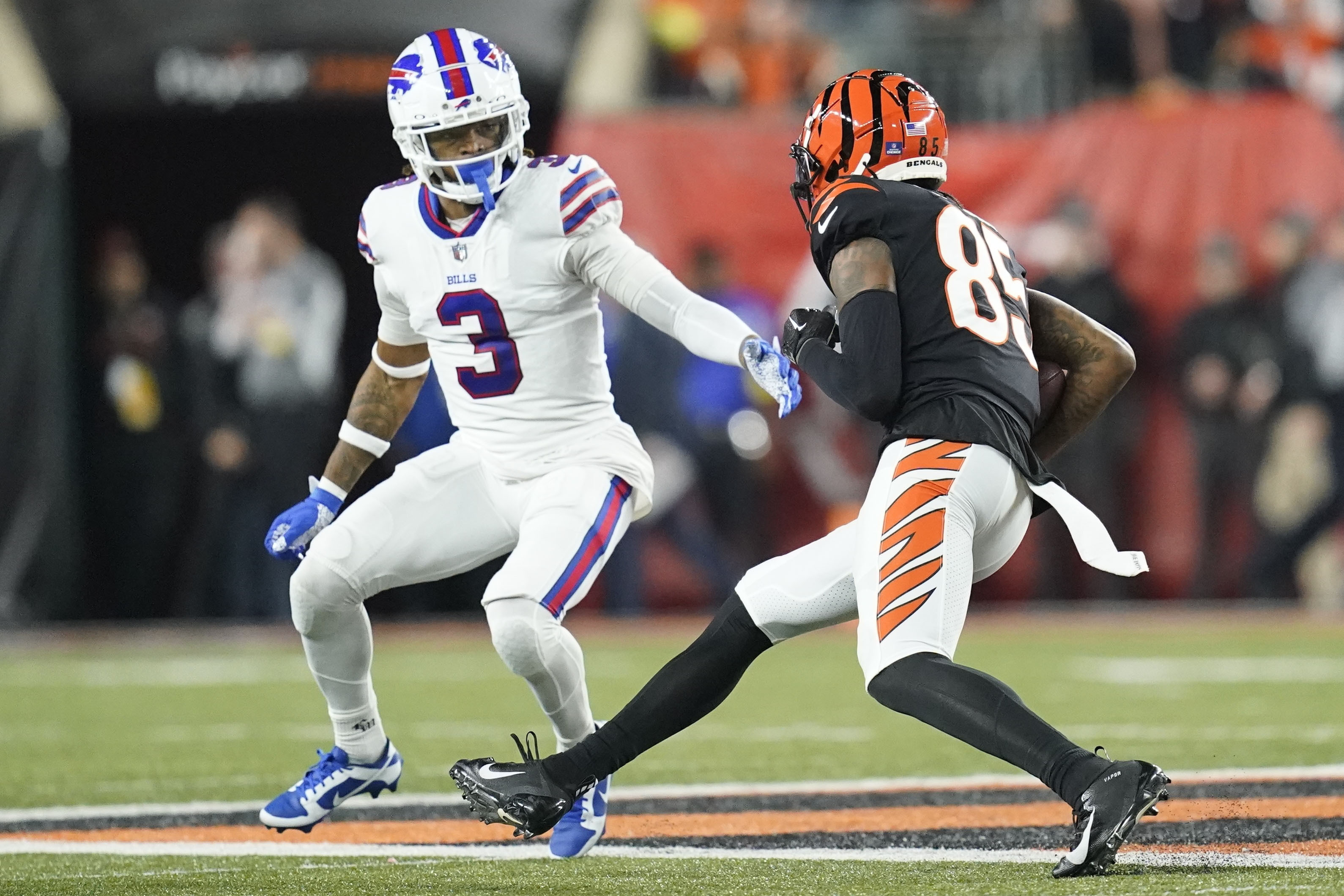 Bengals' Tee Higgins sends 'love' to Damar Hamlin