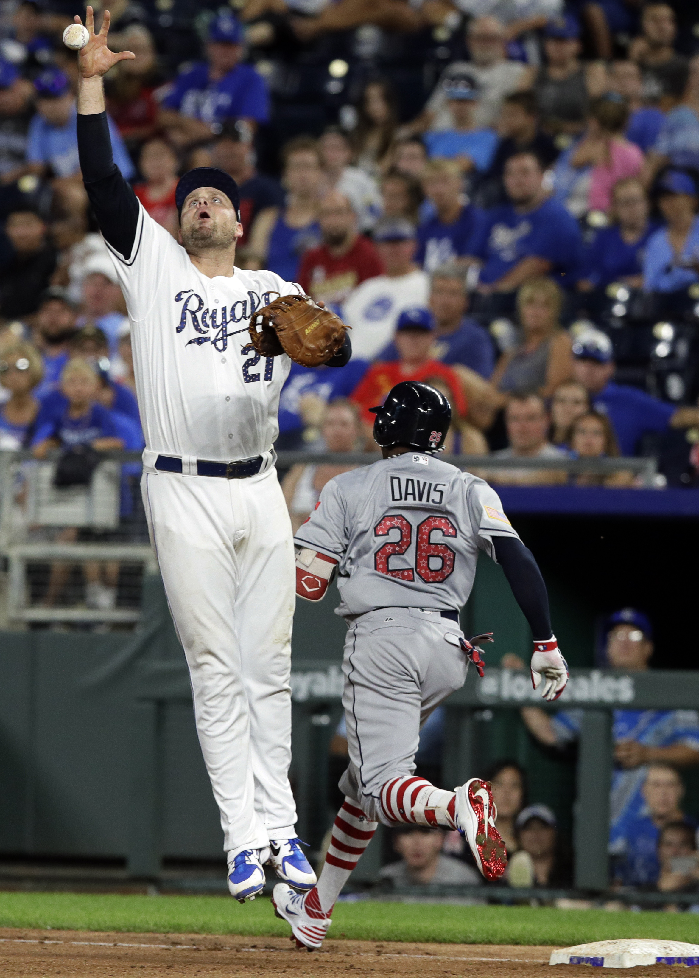 Lindor has 2 HRs, 7 RBIs as Indians beat Royals 9-3