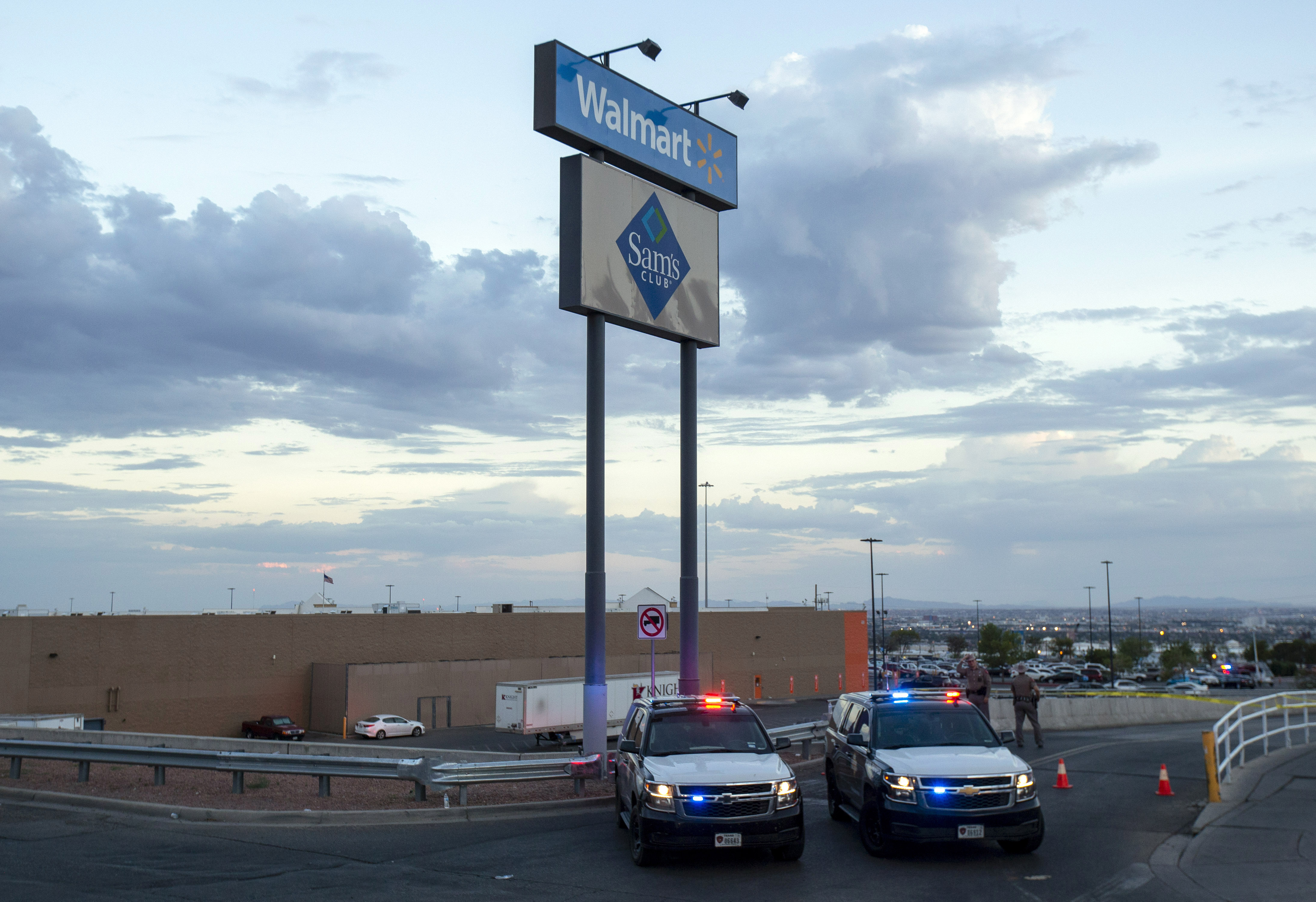 9 killed as man goes on shooting spree in Omaha mall - The