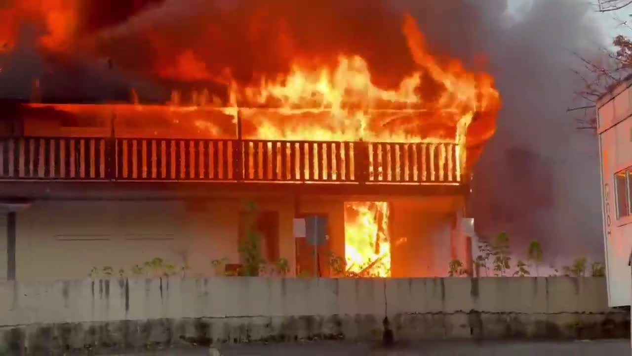 Crews respond to downtown Gatlinburg fire, image size:1280x720