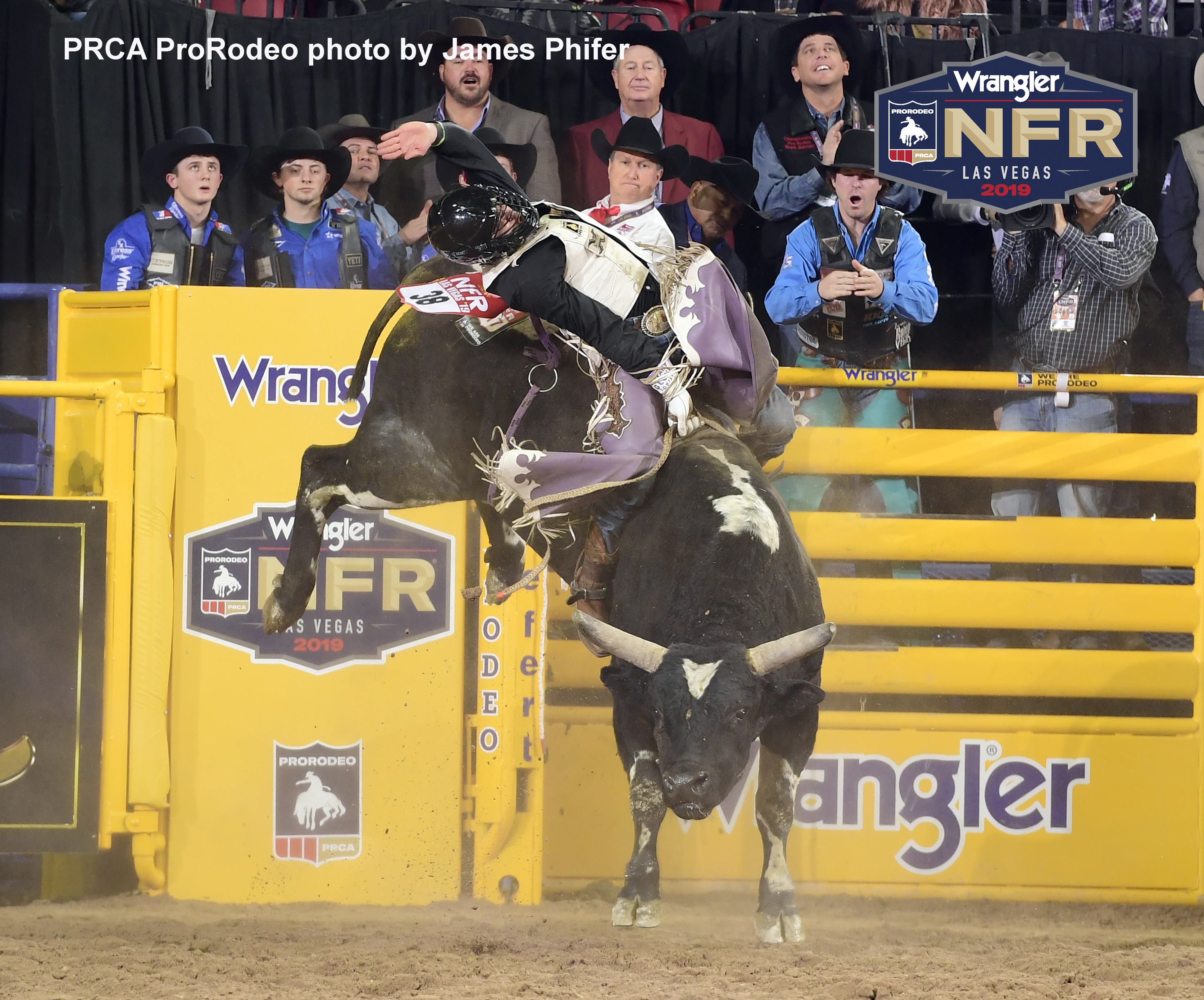 Abbott: 2020 National Finals Rodeo to be held in Arlington