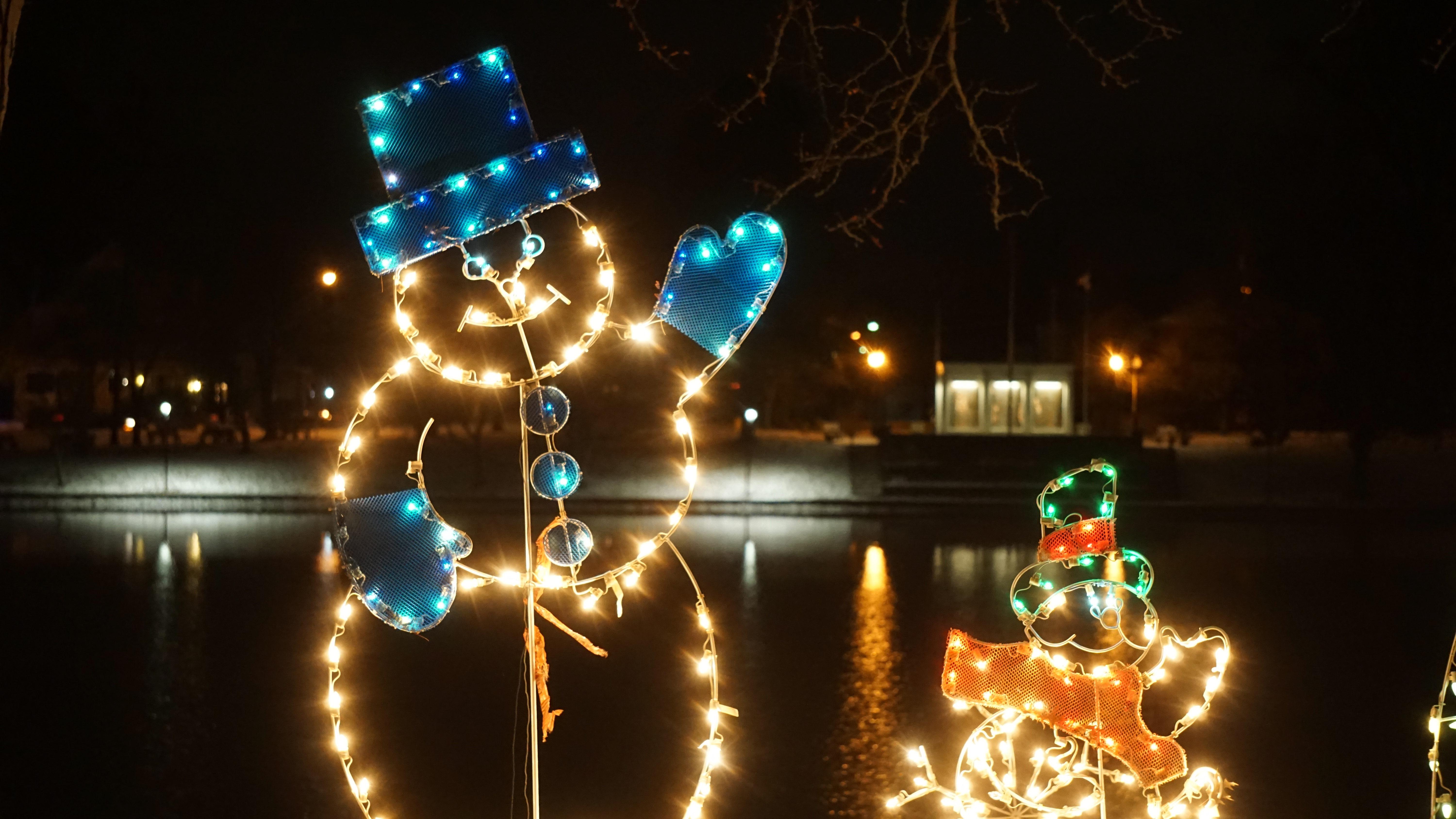 In Under An Hour You Can Drive To An Ohio Holiday Light Display That Took 2 Decades To Build Video Photos