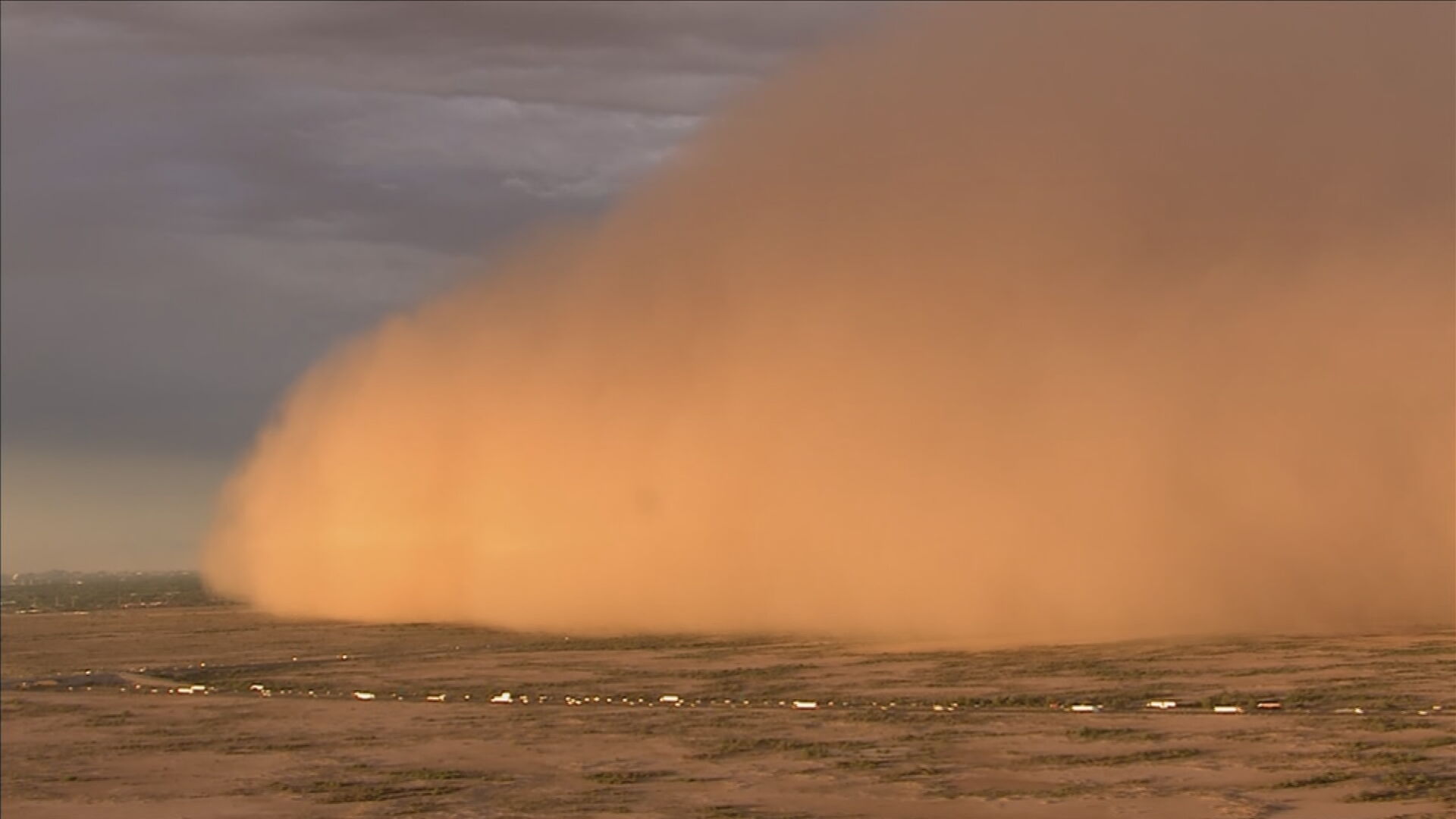 Wall of dust covers Chandler Gilbert area thousands without