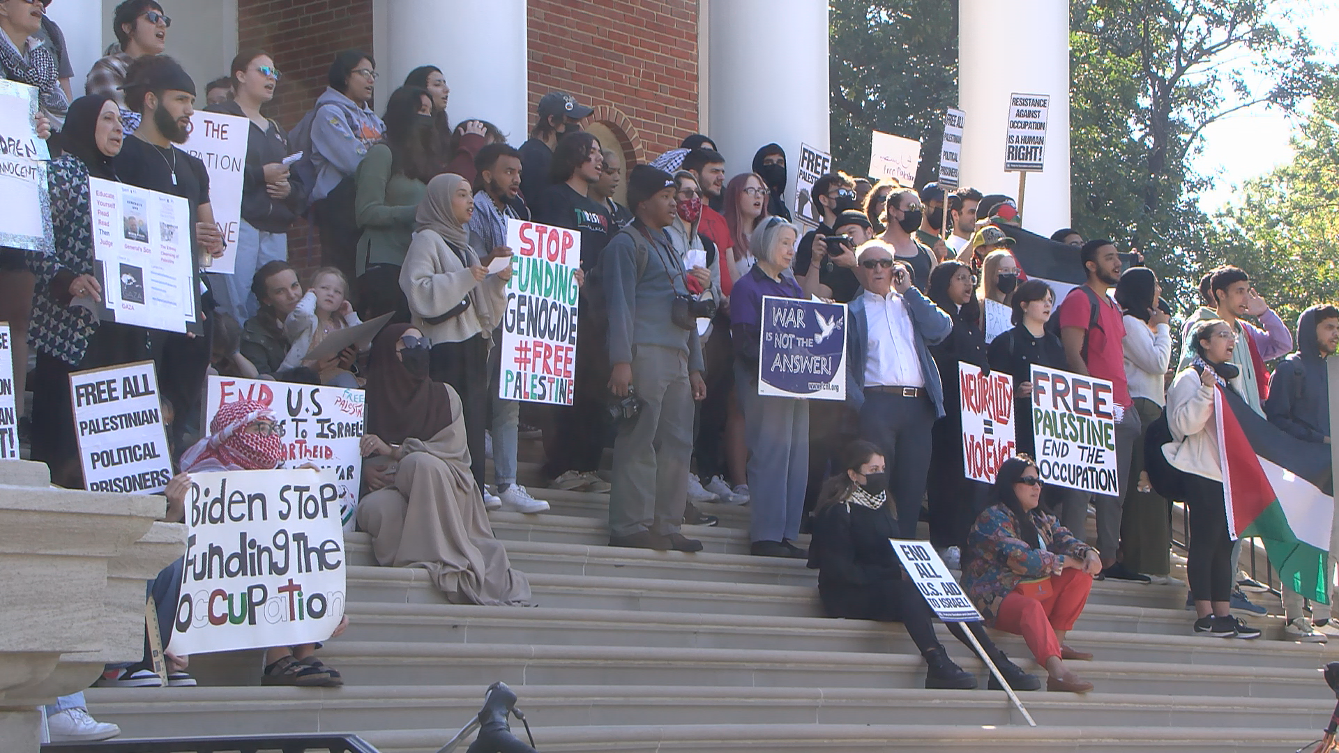 UofL staff, faculty rally for better pay Tuesday