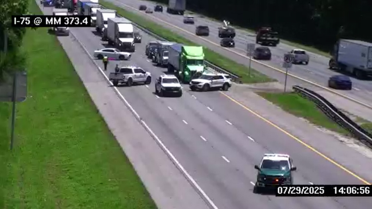 Lanes reopen on I-75 in Alachua County after crash with injuries