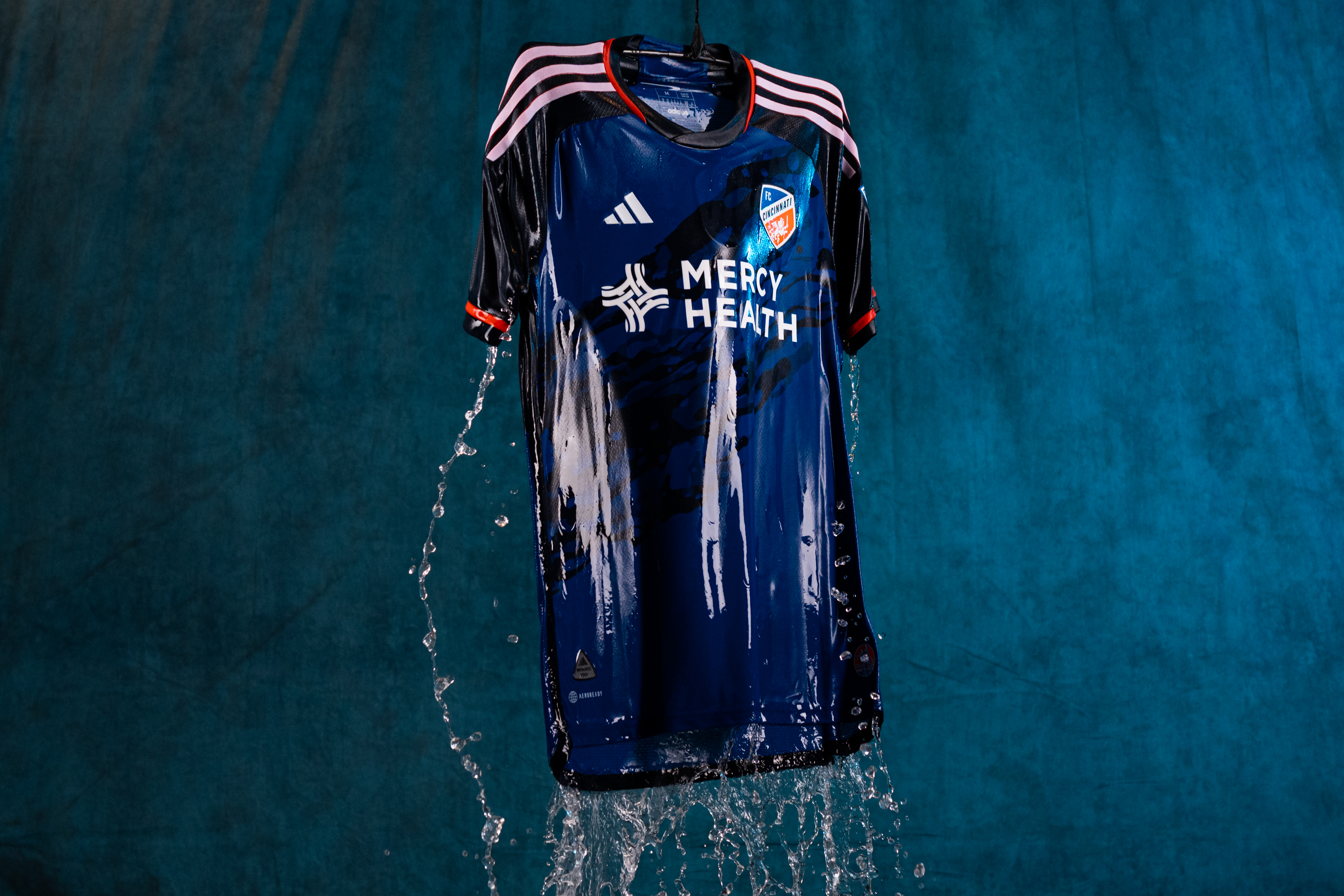 FC Cincinnati debuts river-themed kit ahead of anticipated 2023 season