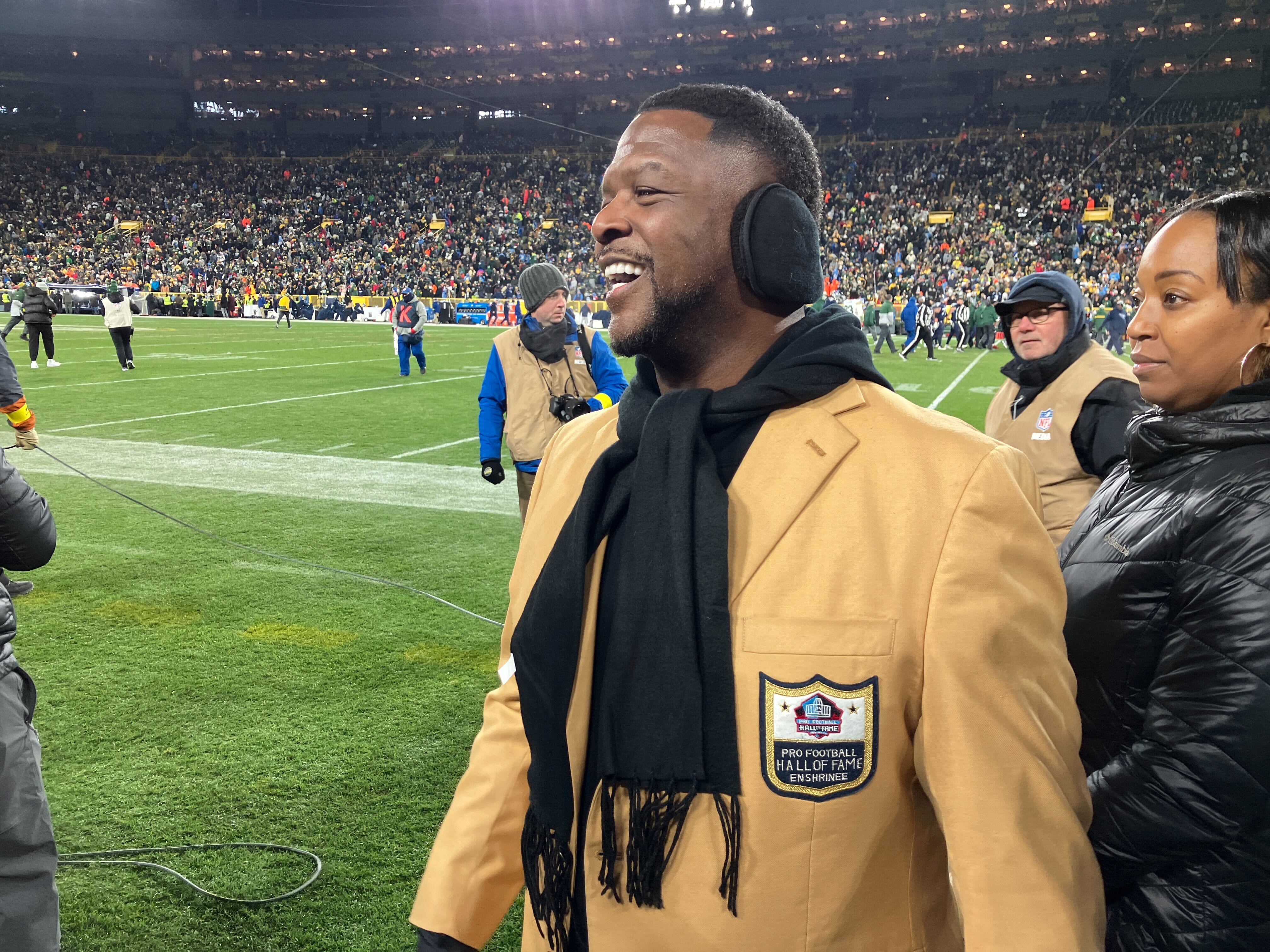 LeRoy Butler leaps one more time as he joins Lambeau ring of honor