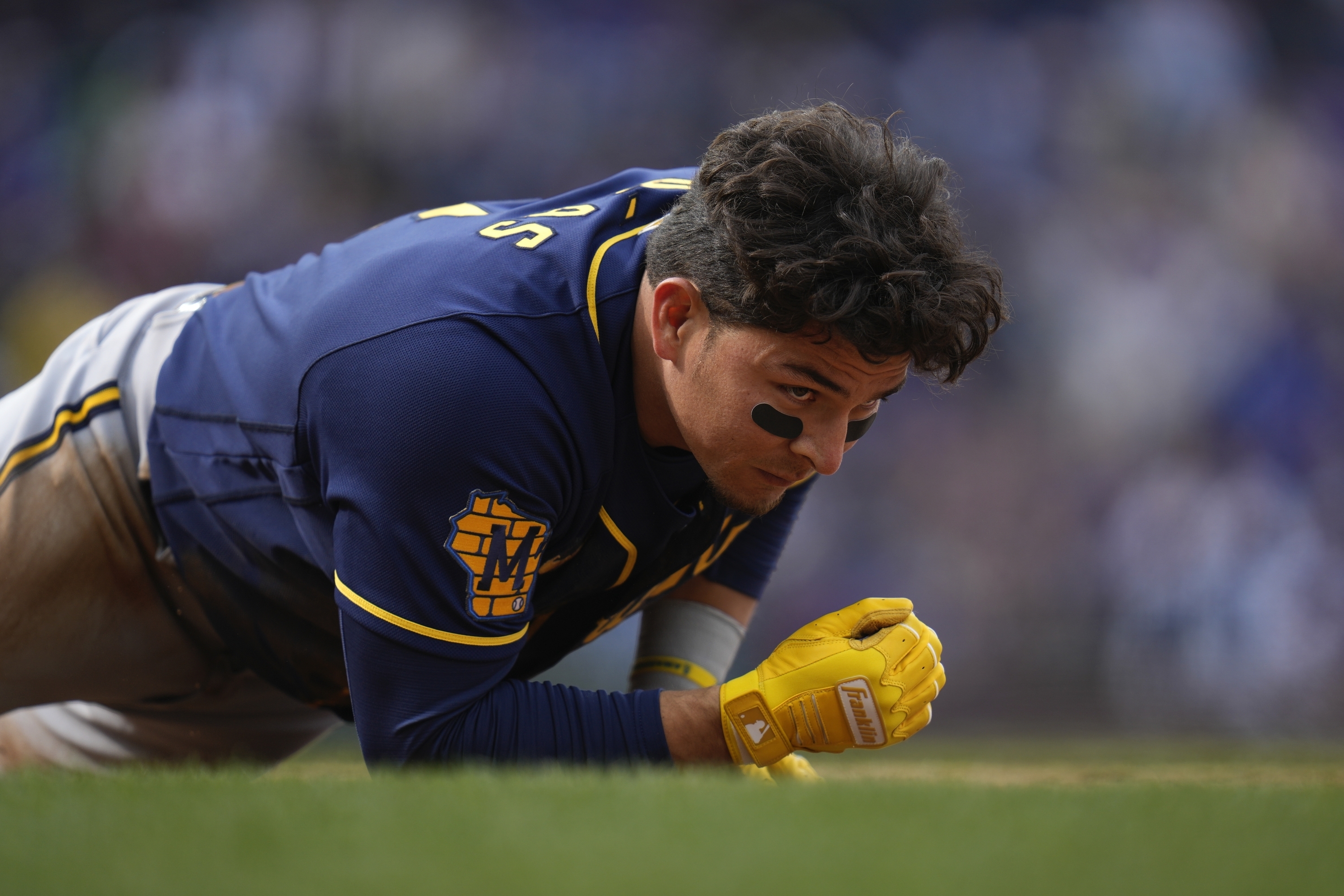 Willy Adames closing in on Brewers record held by Robin Yount