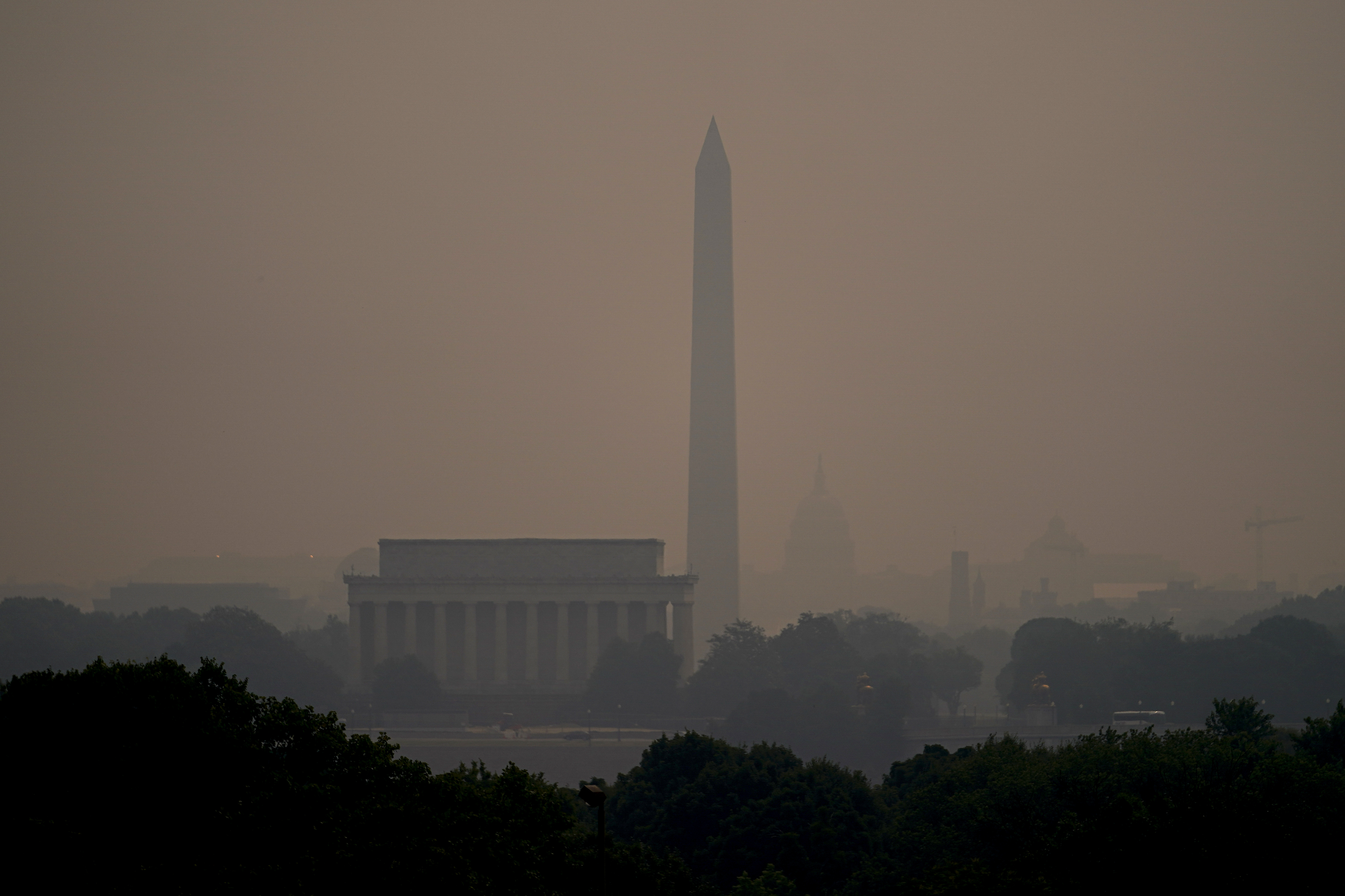 Millions breathing hazardous air as smoke from Canadian wildfires streams  south over U.S.