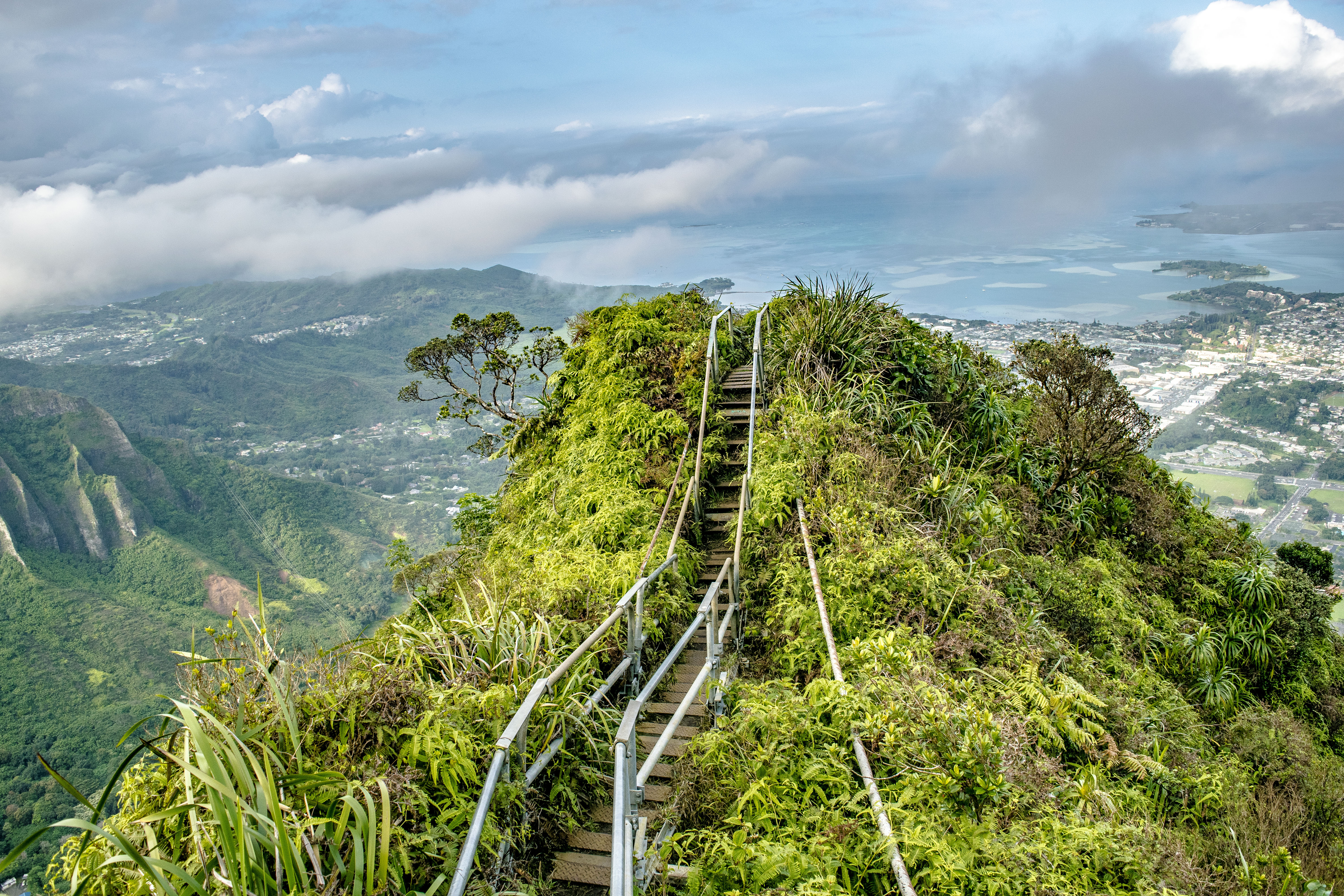 Haiku Stairs, happiness, stairway To Heaven, stairs, Staircases