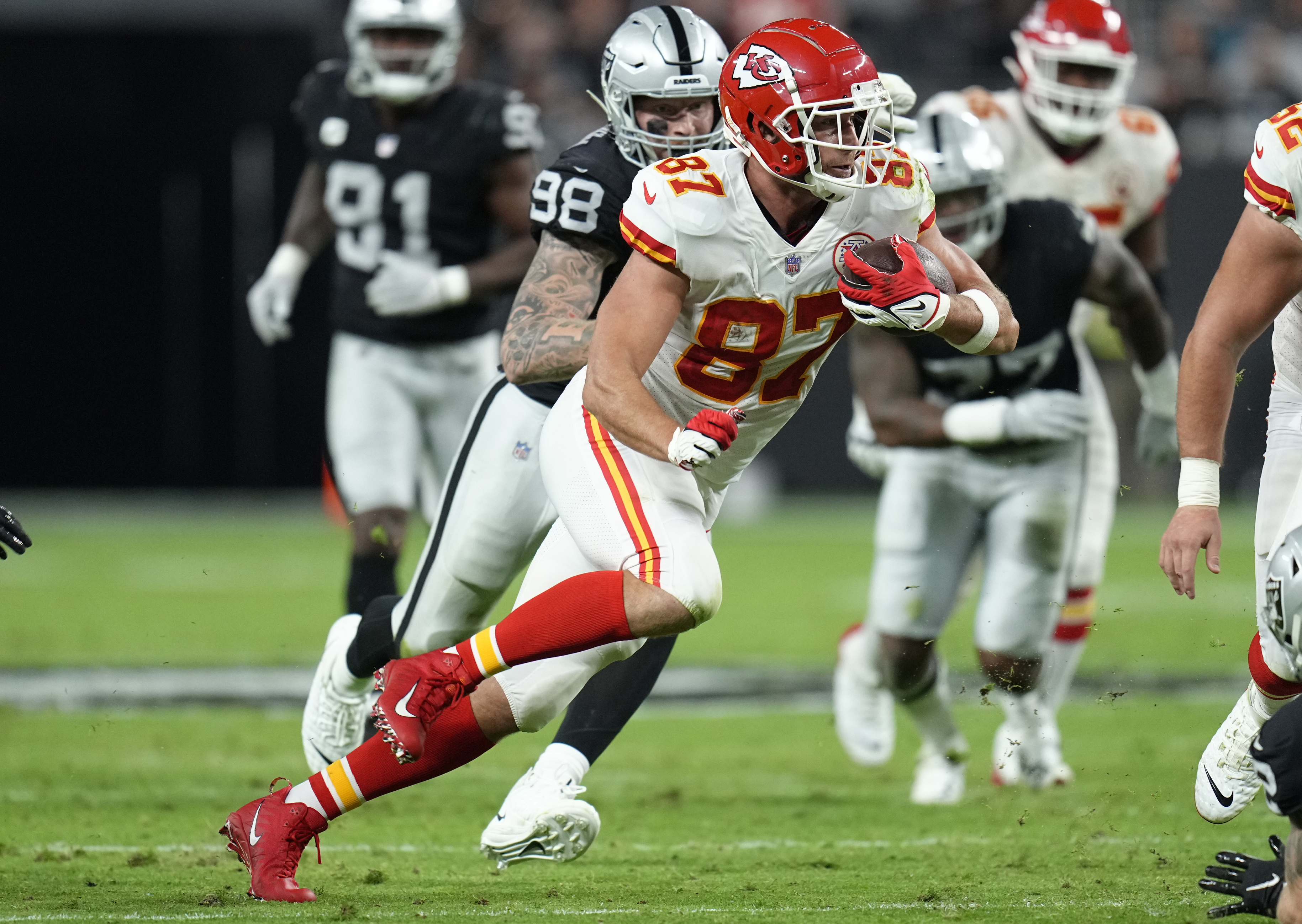 Chiefs hope to continue dominance of Raiders