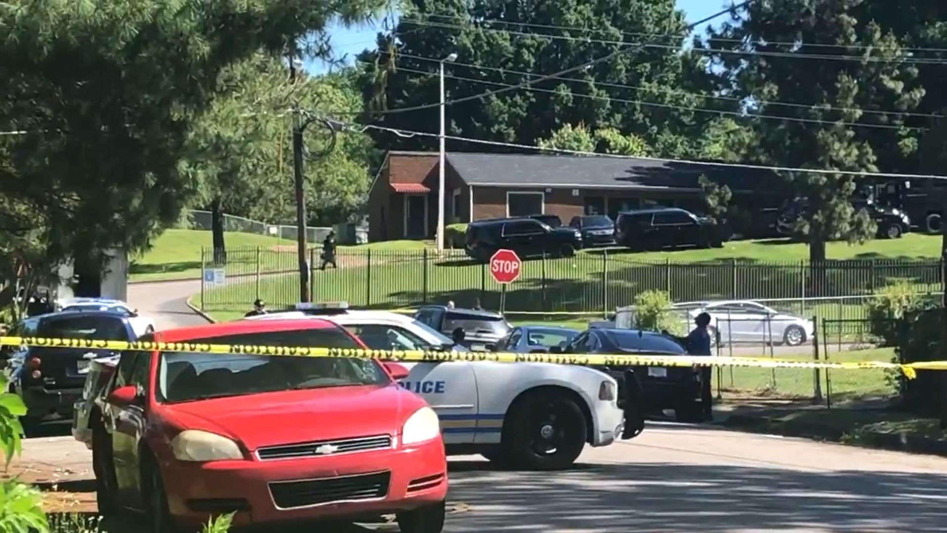 Police Murder Suspect Barricaded Inside Memphis Apartment