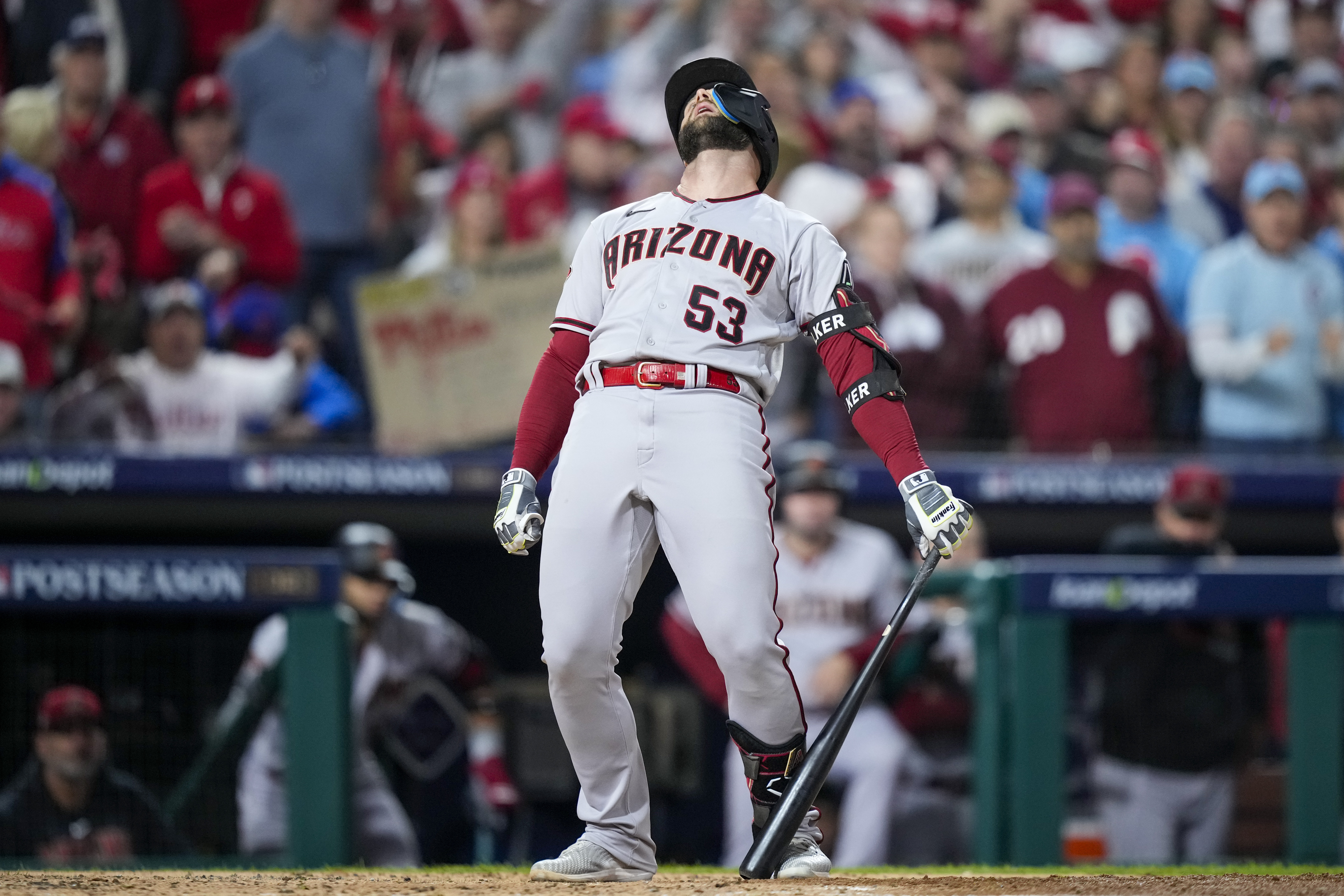 Diamondbacks' Ketel Marte hits a walk-off single against Phillies to win Game  3 of NLCS