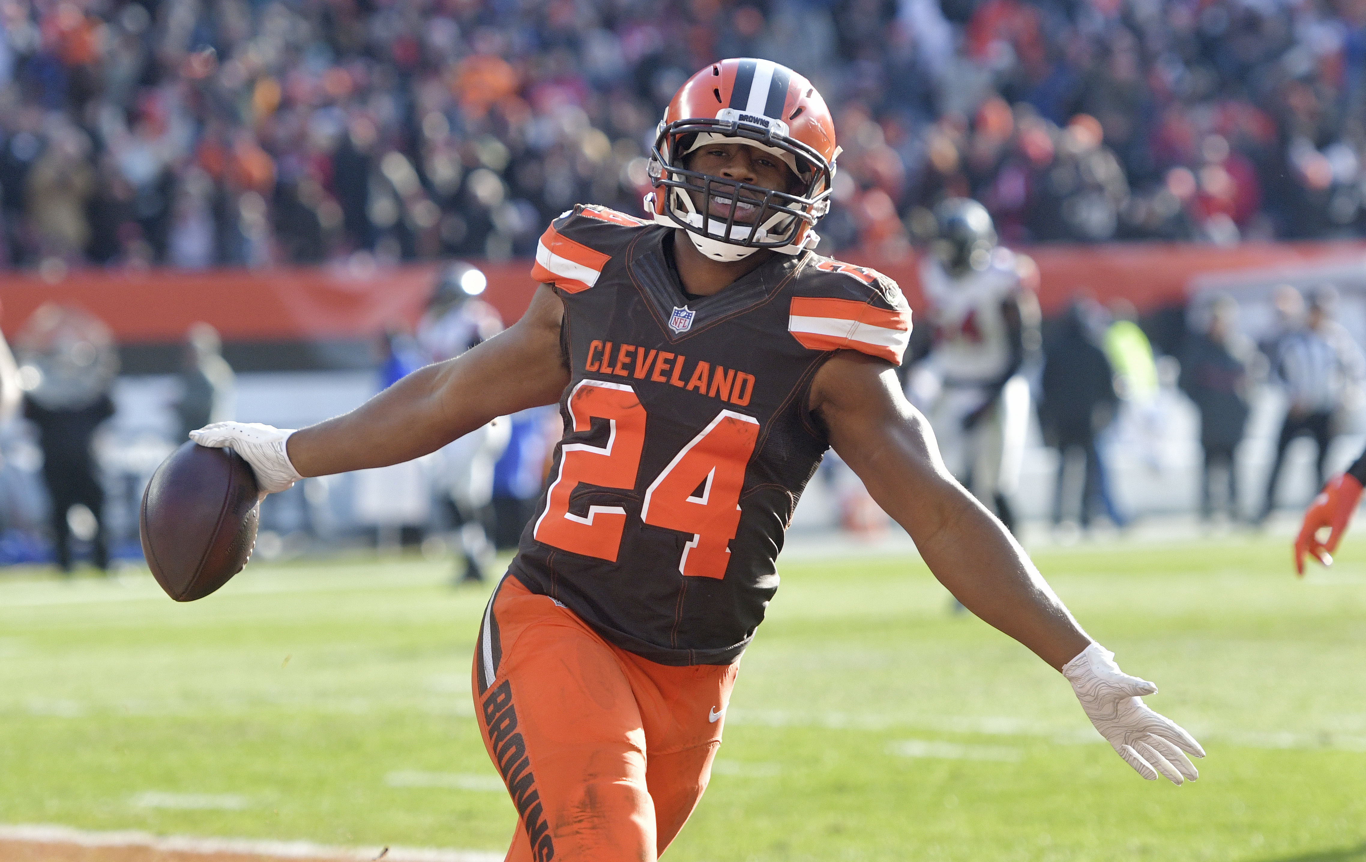 Nick Chubb signs his 3-year contract extension with the Browns