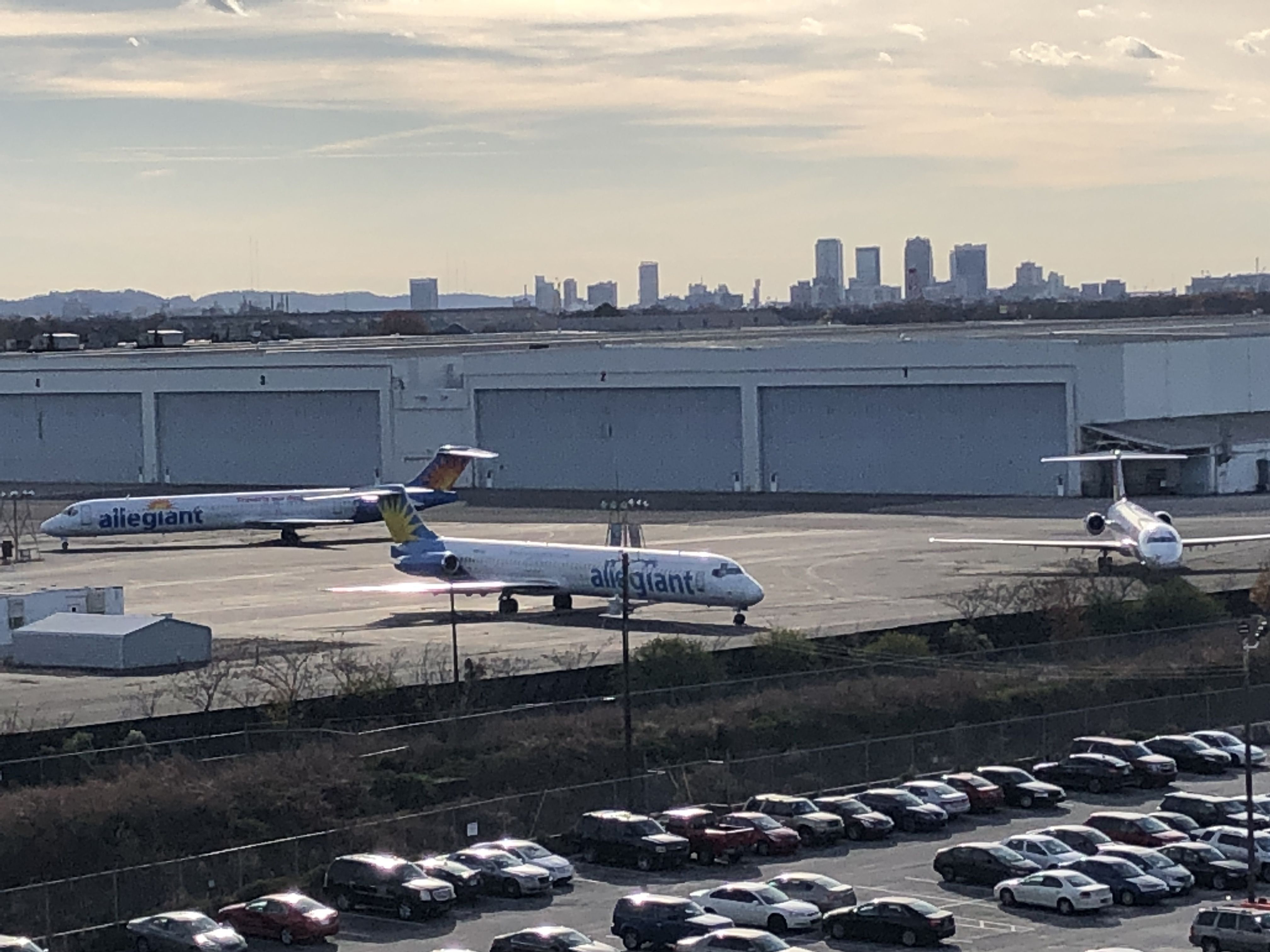 Professional Quality RETIRED ALLEGIANT AIRLINES SAFETY CARDMD80