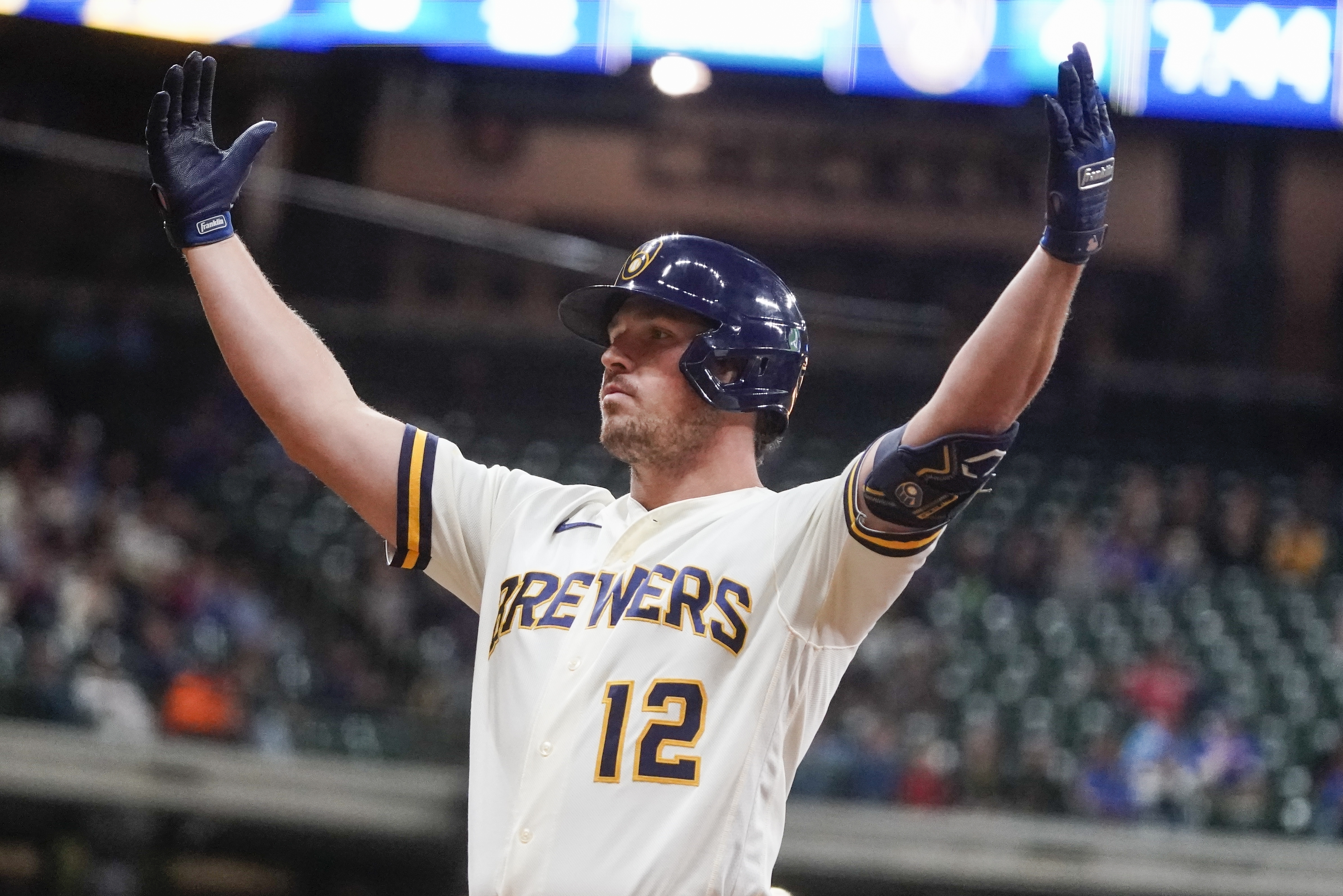 Brewers' Hunter Renfroe lands on injured list ahead of pivotal series vs.  Cardinals 