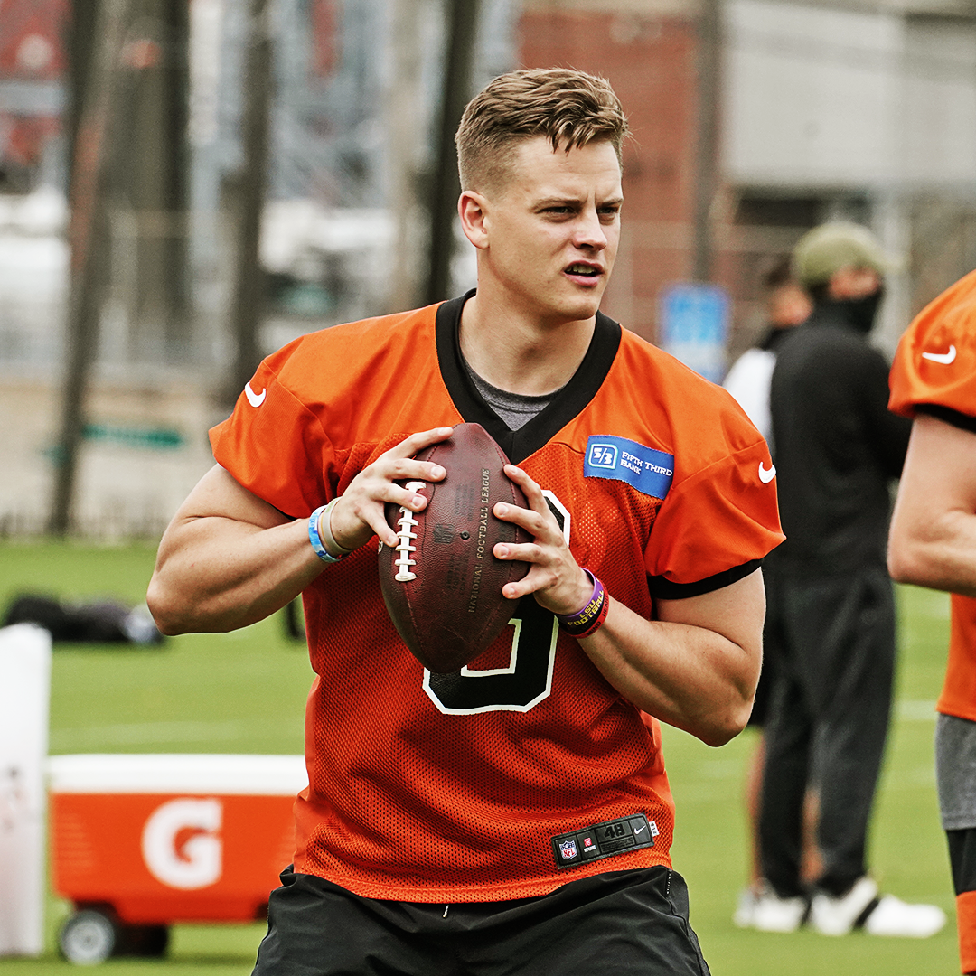 ORANGE IS THE NEW PURPLE: Photos show Joe Burrow practicing in