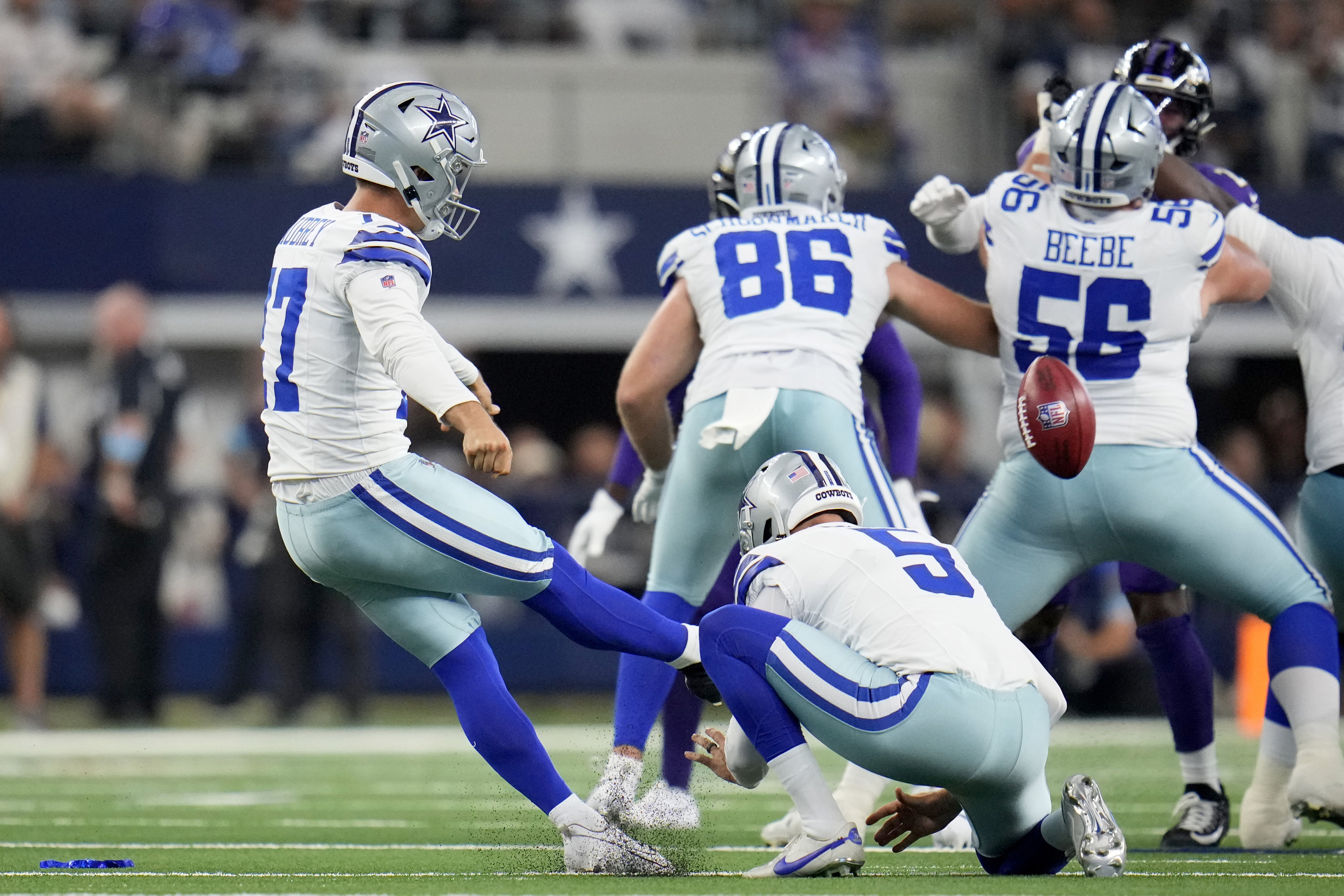 Cowboys' Brandon Aubrey kicks 65-yard field goal, 1 yard shy of NFL record