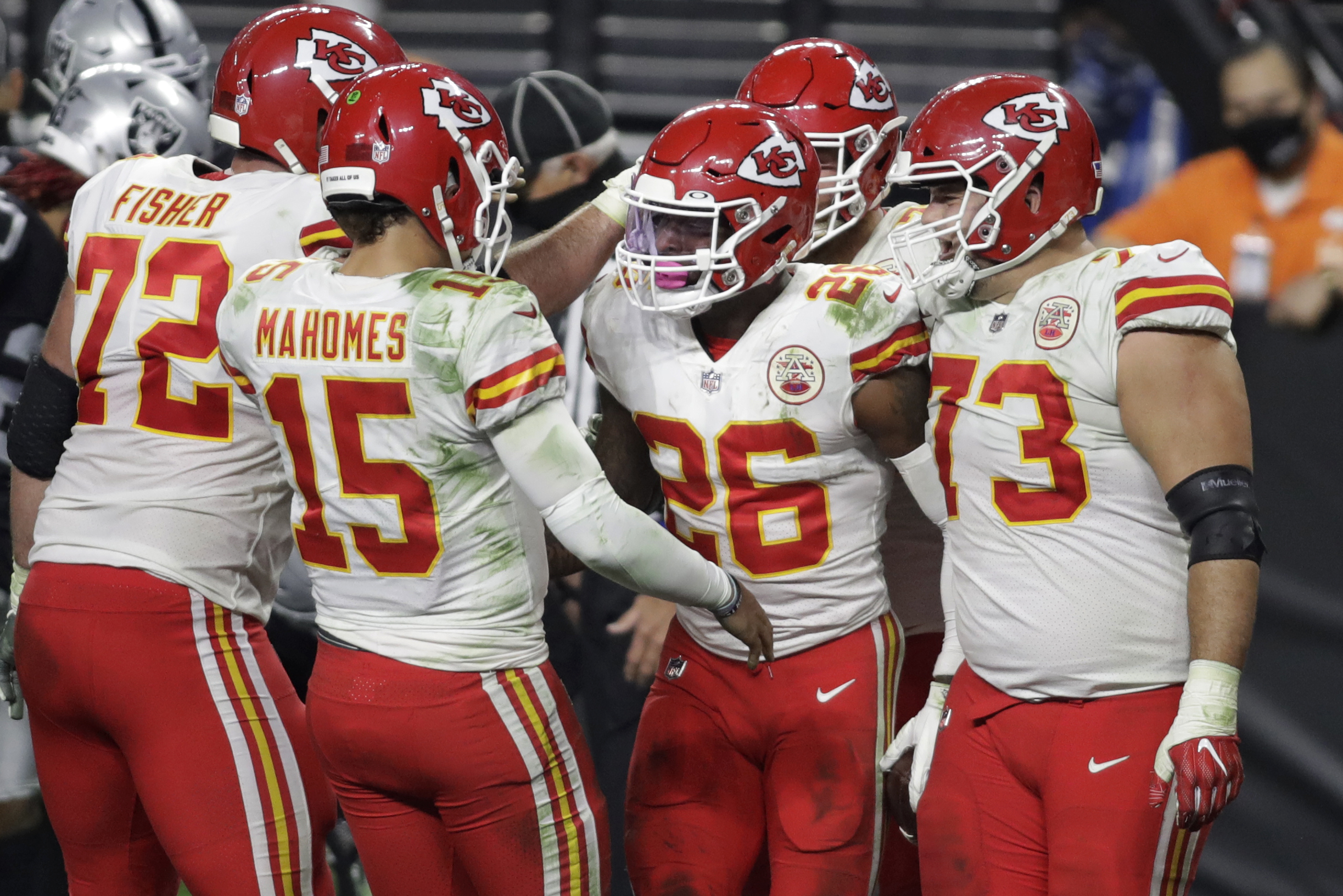 Mahomes, Kelce shine in comeback win vs. Raiders