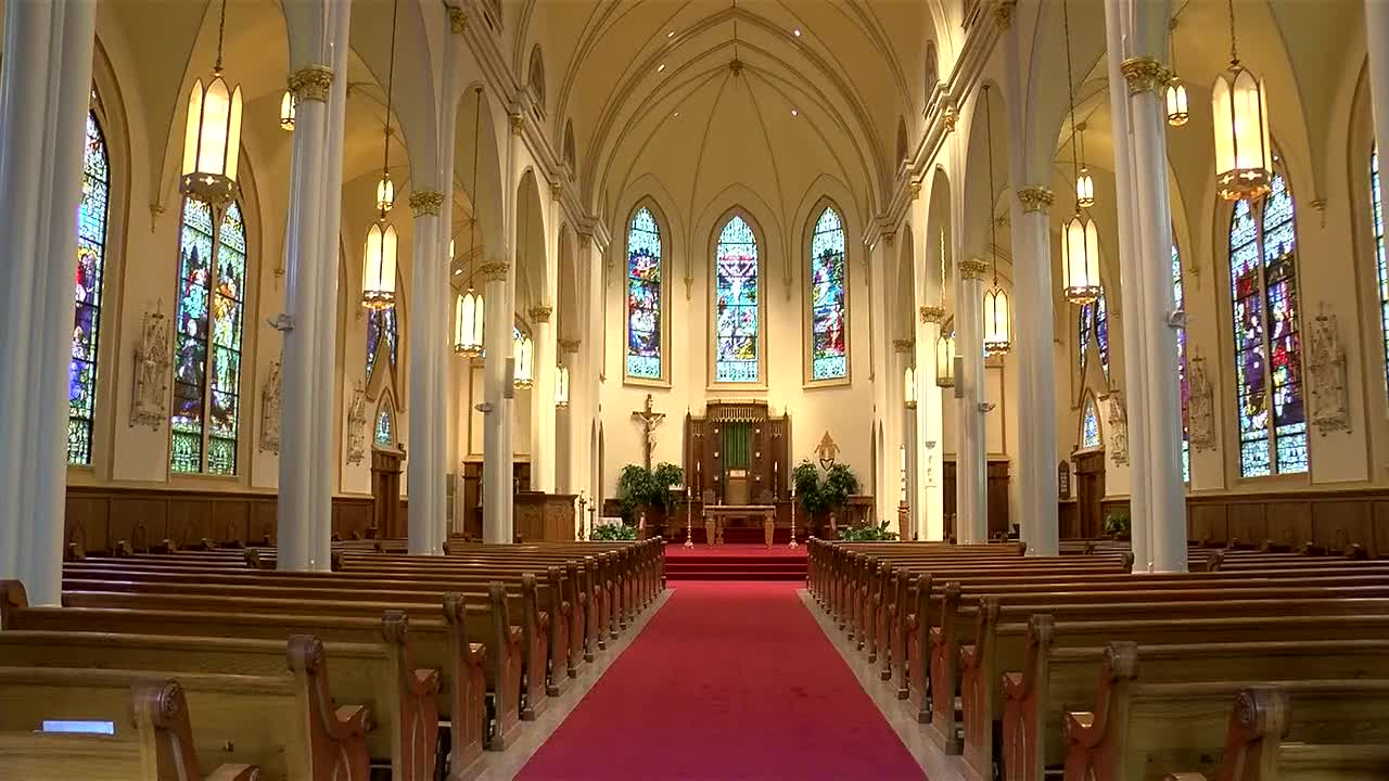 Cincinnati priest ministers as chaplain to Super Bowl-bound Bengals -  Detroit Catholic