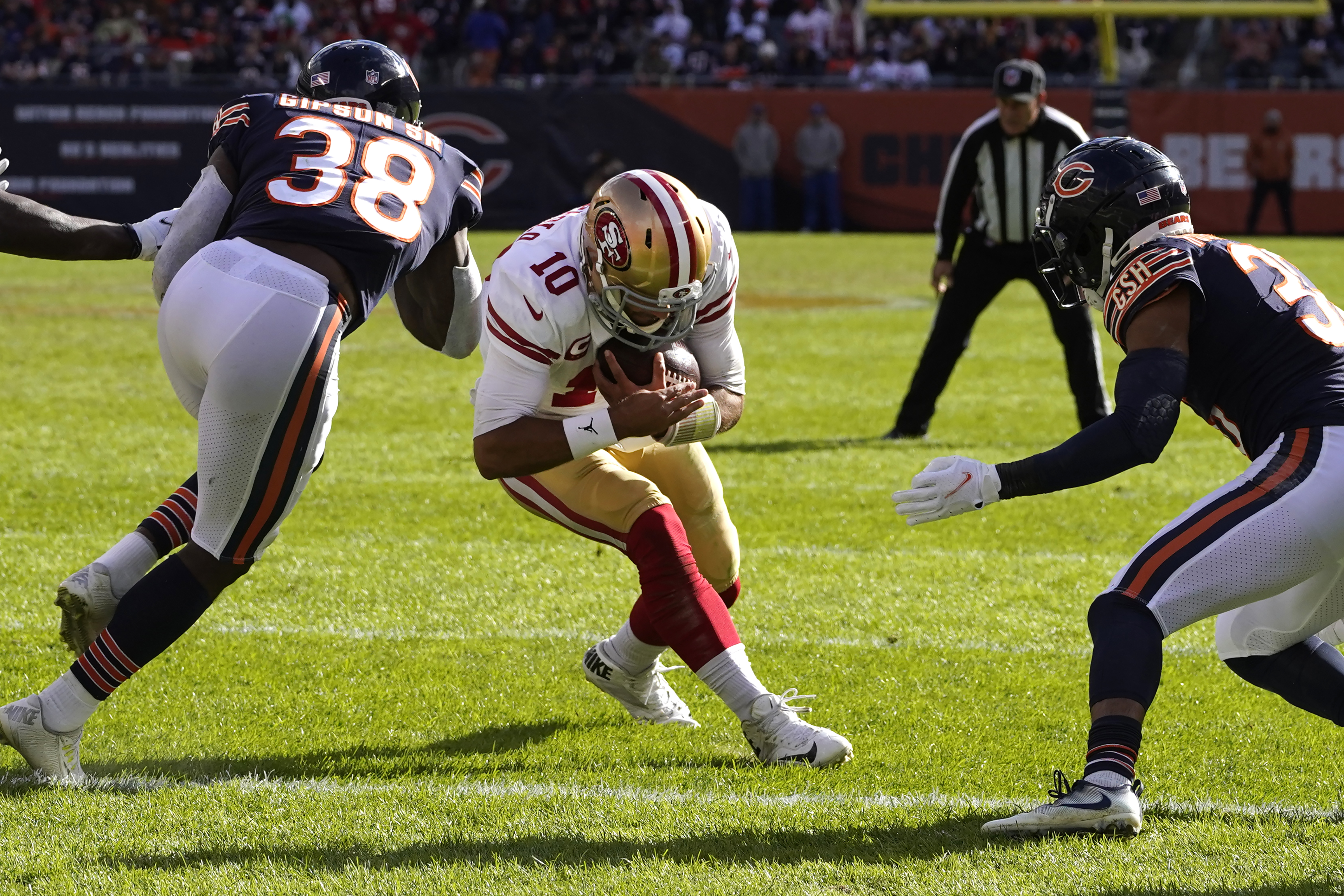 Jimmy G makes himself at home in 33-22 win over Bears