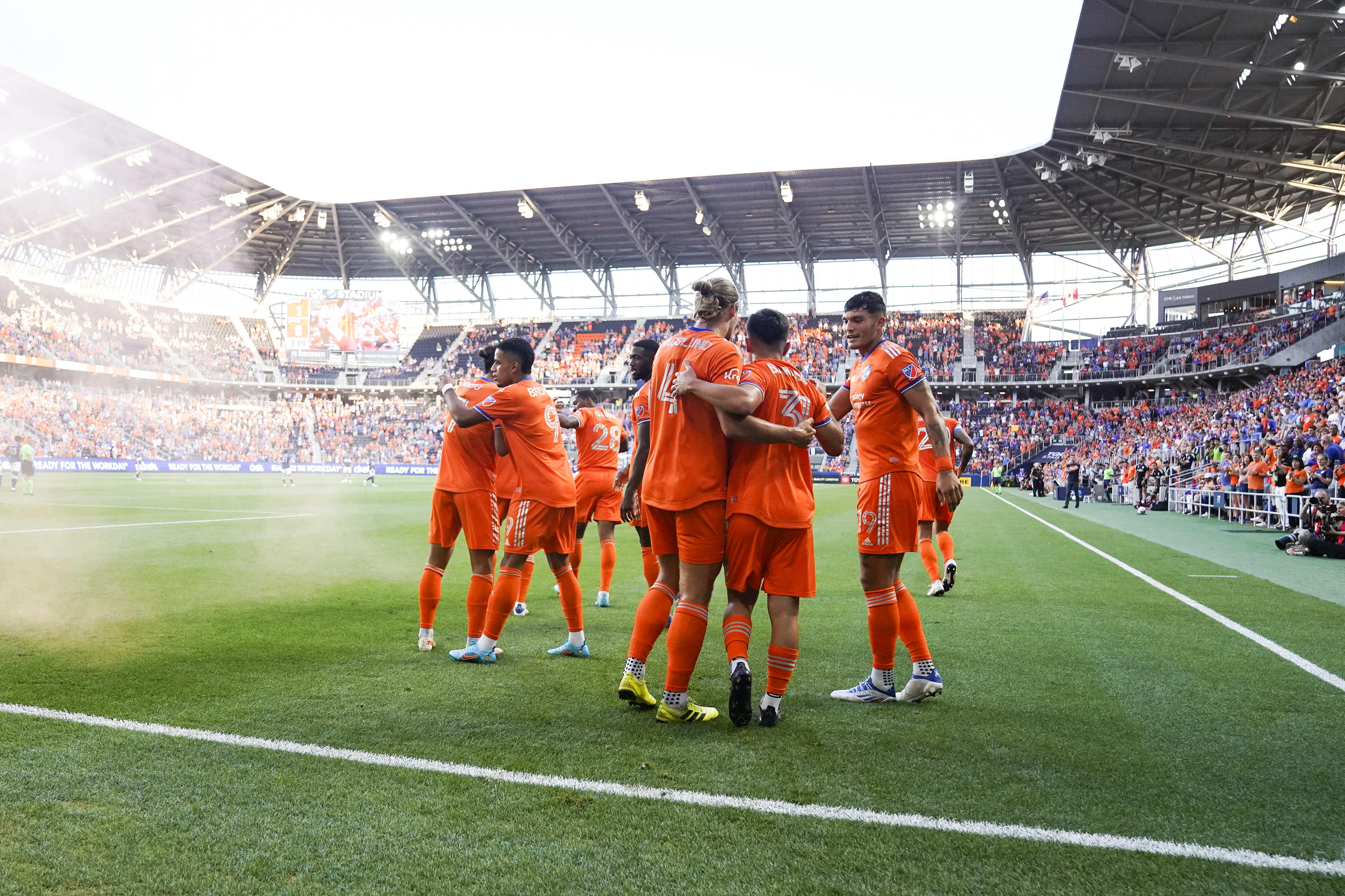 FC Cincinnati debuts river-themed kit ahead of anticipated 2023 season