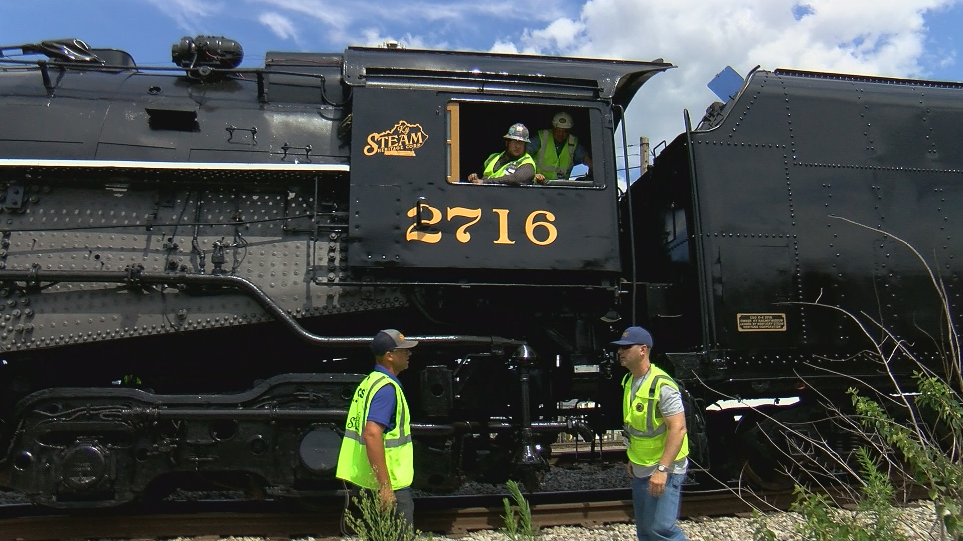 Historic 450-ton locomotive heading to new home in Eastern Kentucky