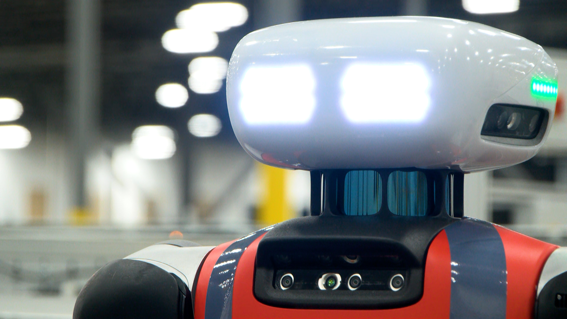 Humanoid robot tested at Spanx warehouse, United States. News story in  Forkliftaction News