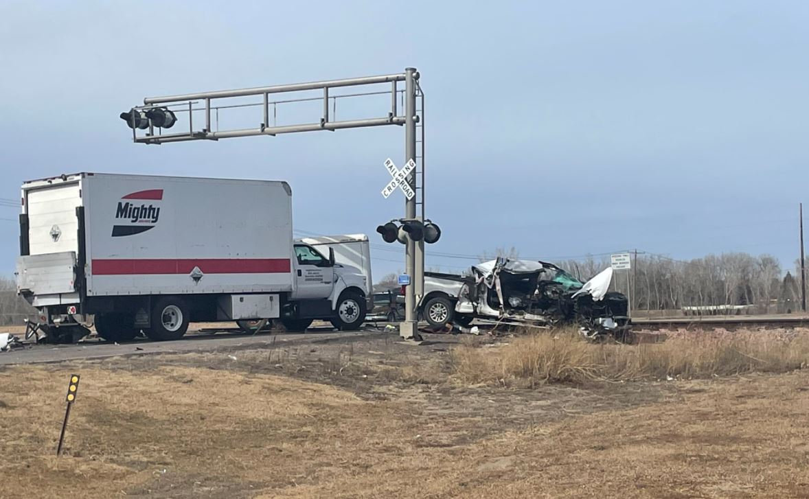 4 injured after semi vs truck accident in Dakota County NE