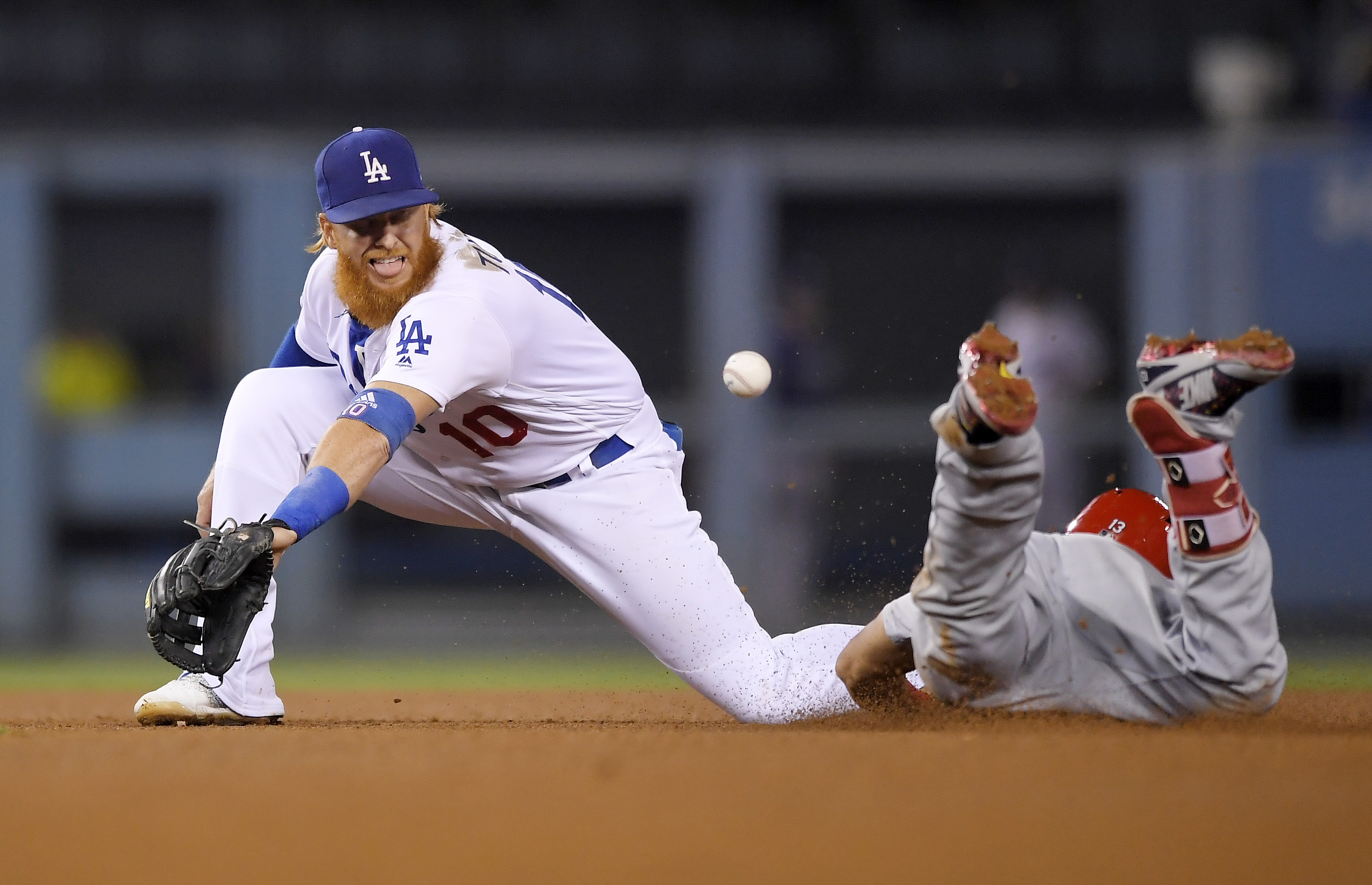 Dodgers' Justin Turner seen on field after World Series win without mask  after positive COVID-19 test