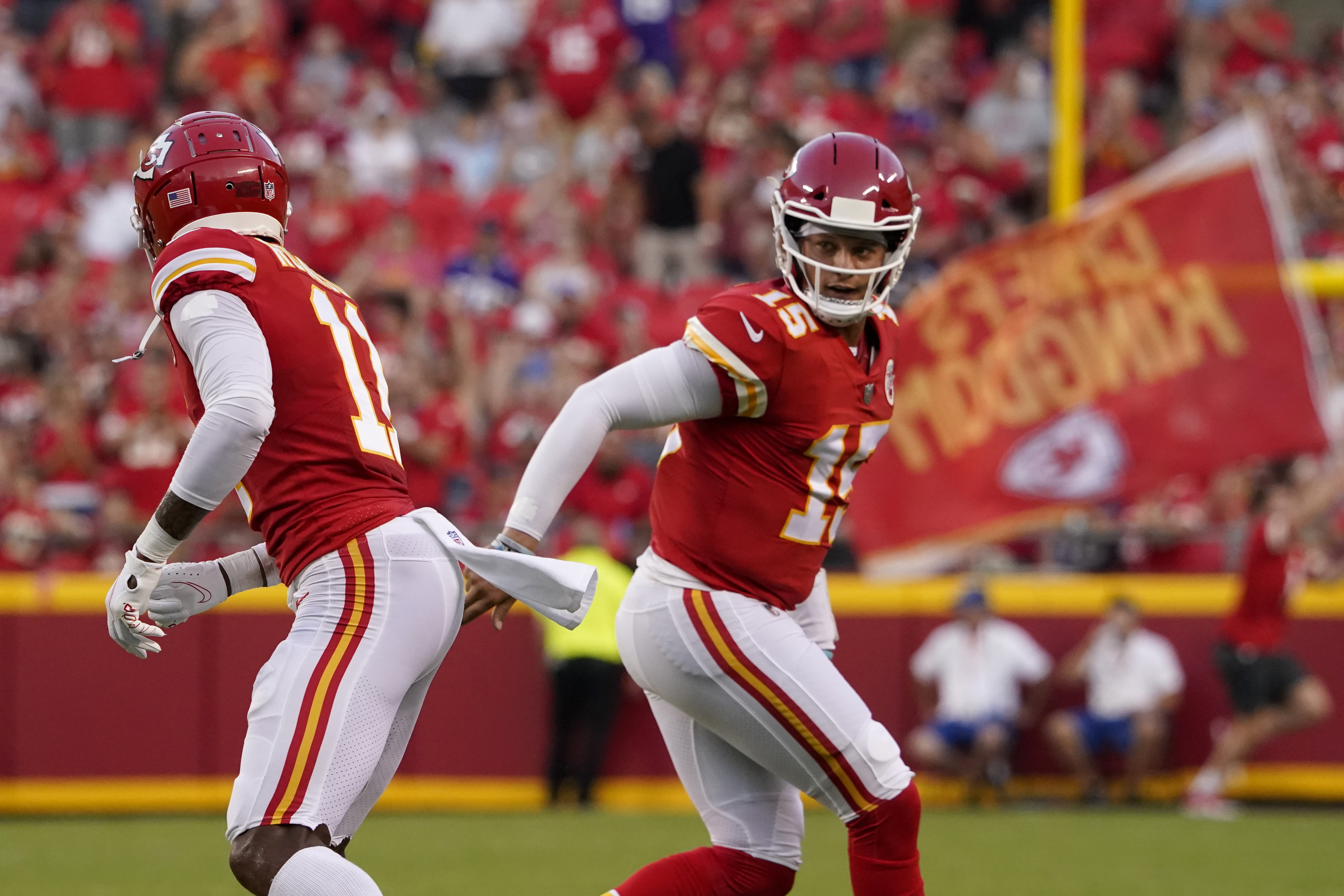 Chiefs CB L'Jarius Sneed responds to WR Tyreek Hill's comments