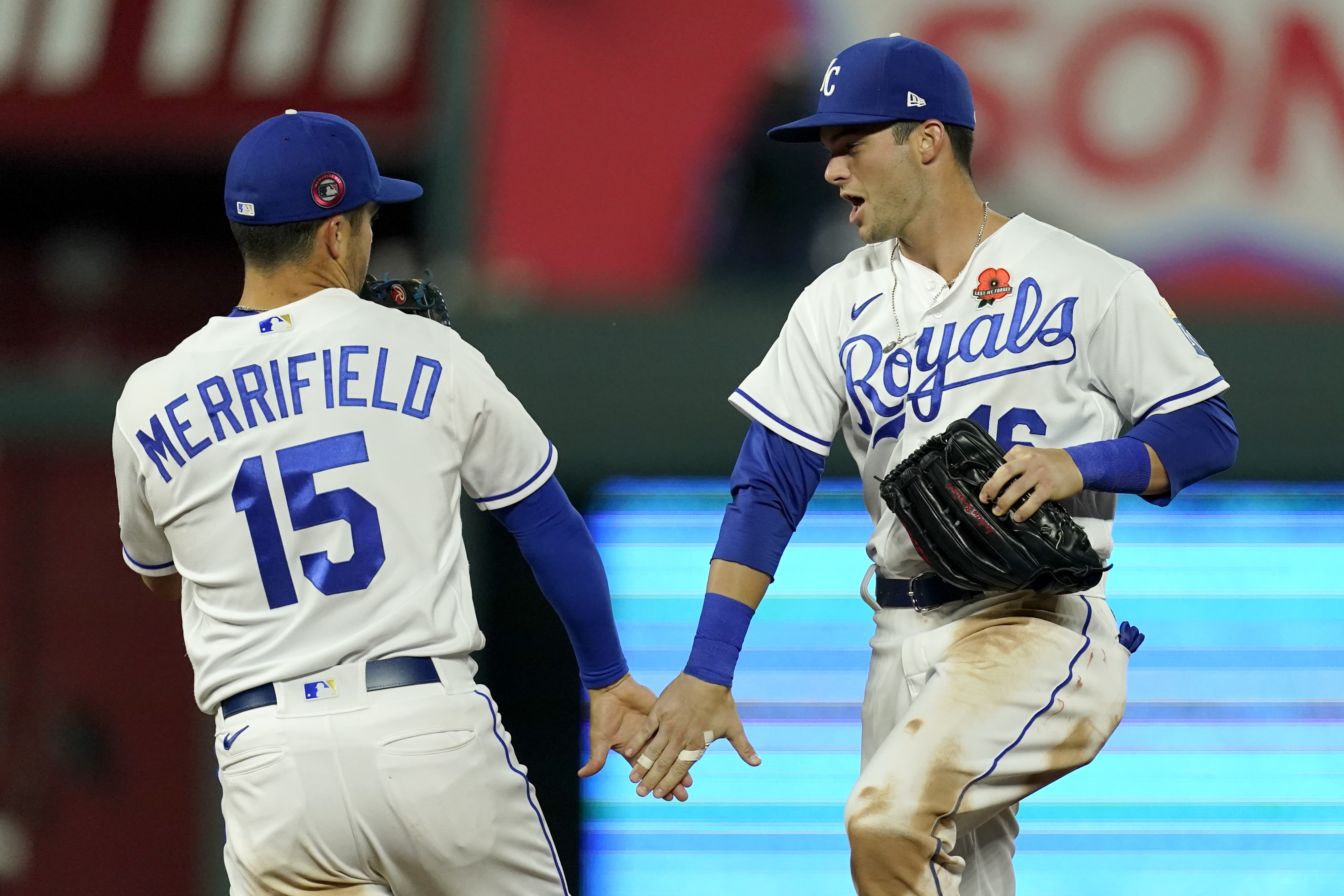 Royals' Whit Merrifield offers tickets for Singer photos